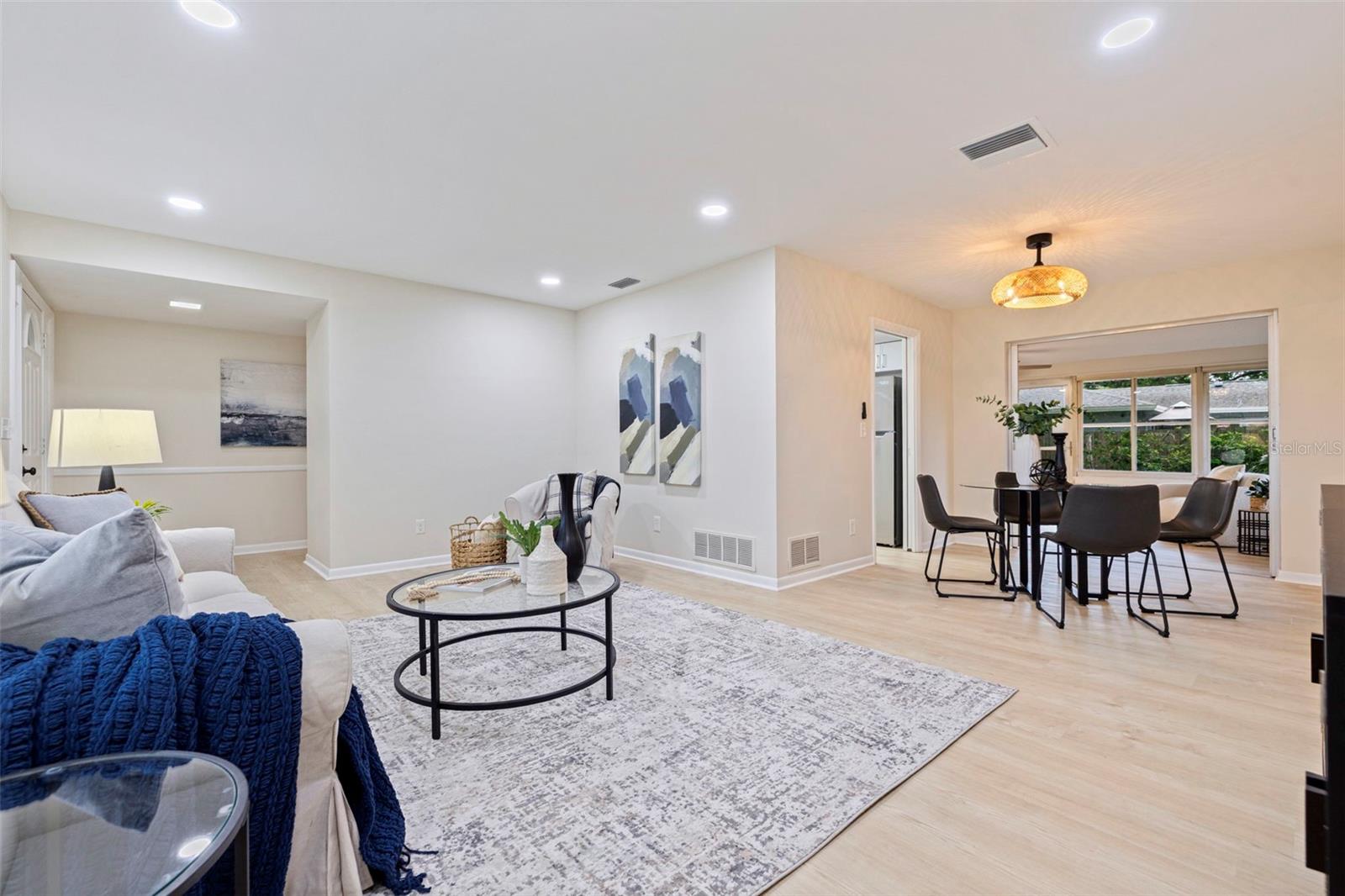 1011 MACRAE AVE — photo 9