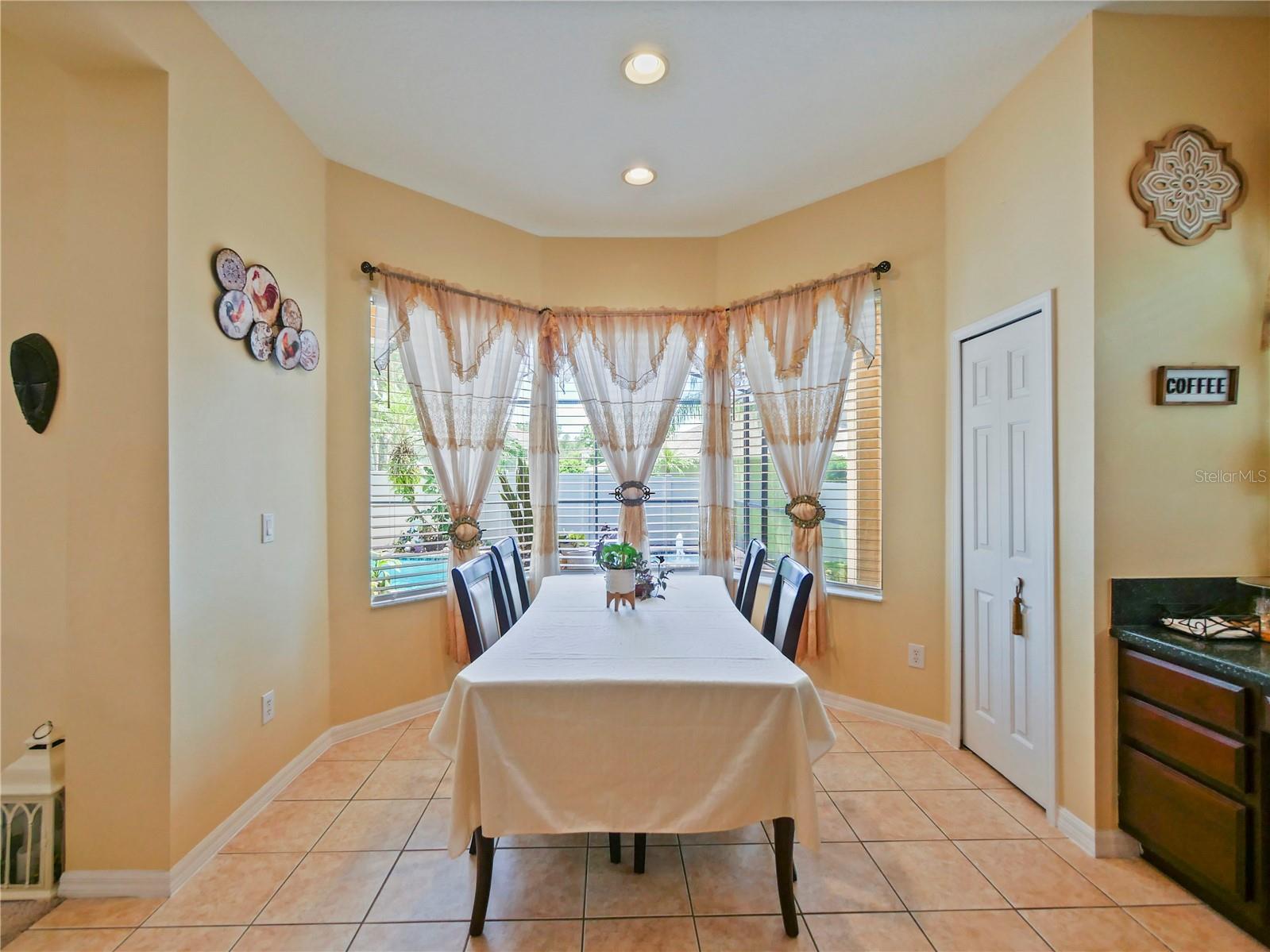 23241 ABERCORN LN — photo 3