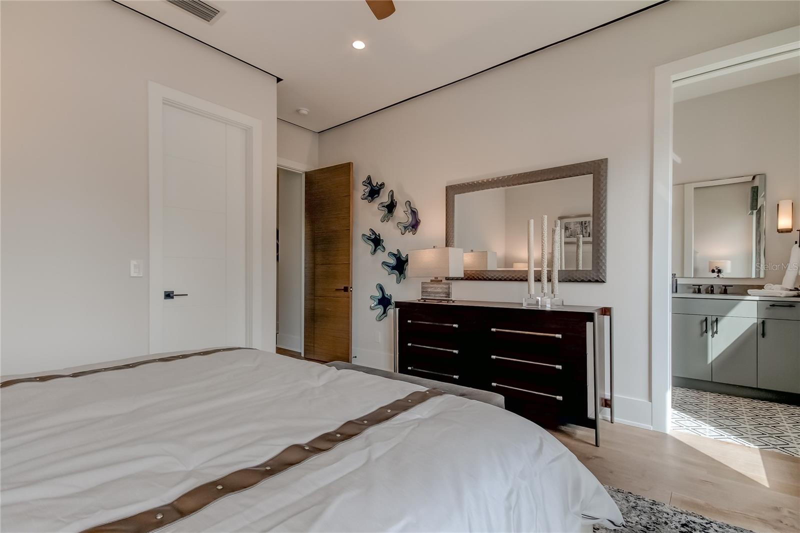 9586 TROUTWATER LN — photo 37