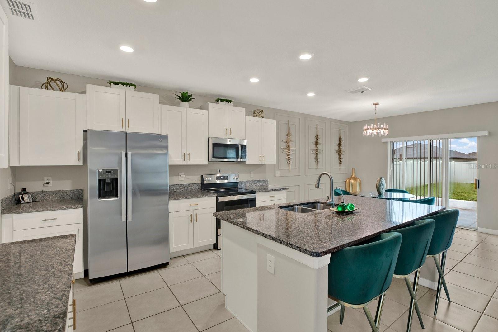 3505 N MARYLAND AVE — photo 14