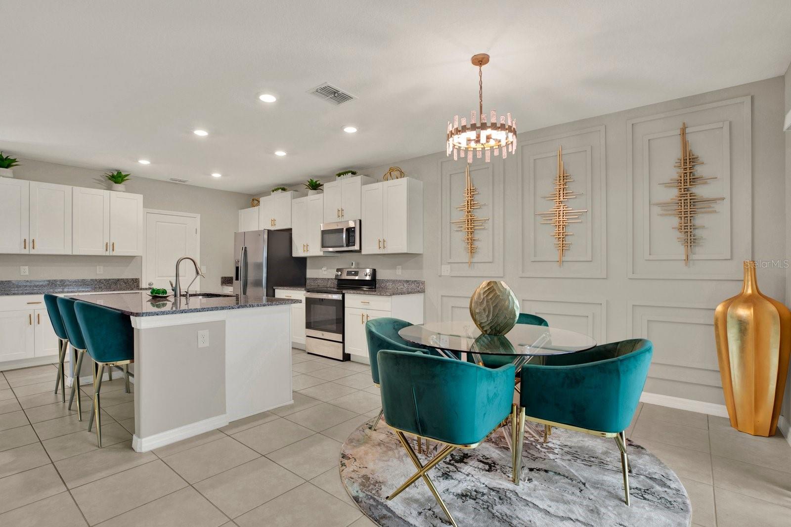 3505 N MARYLAND AVE — photo 16