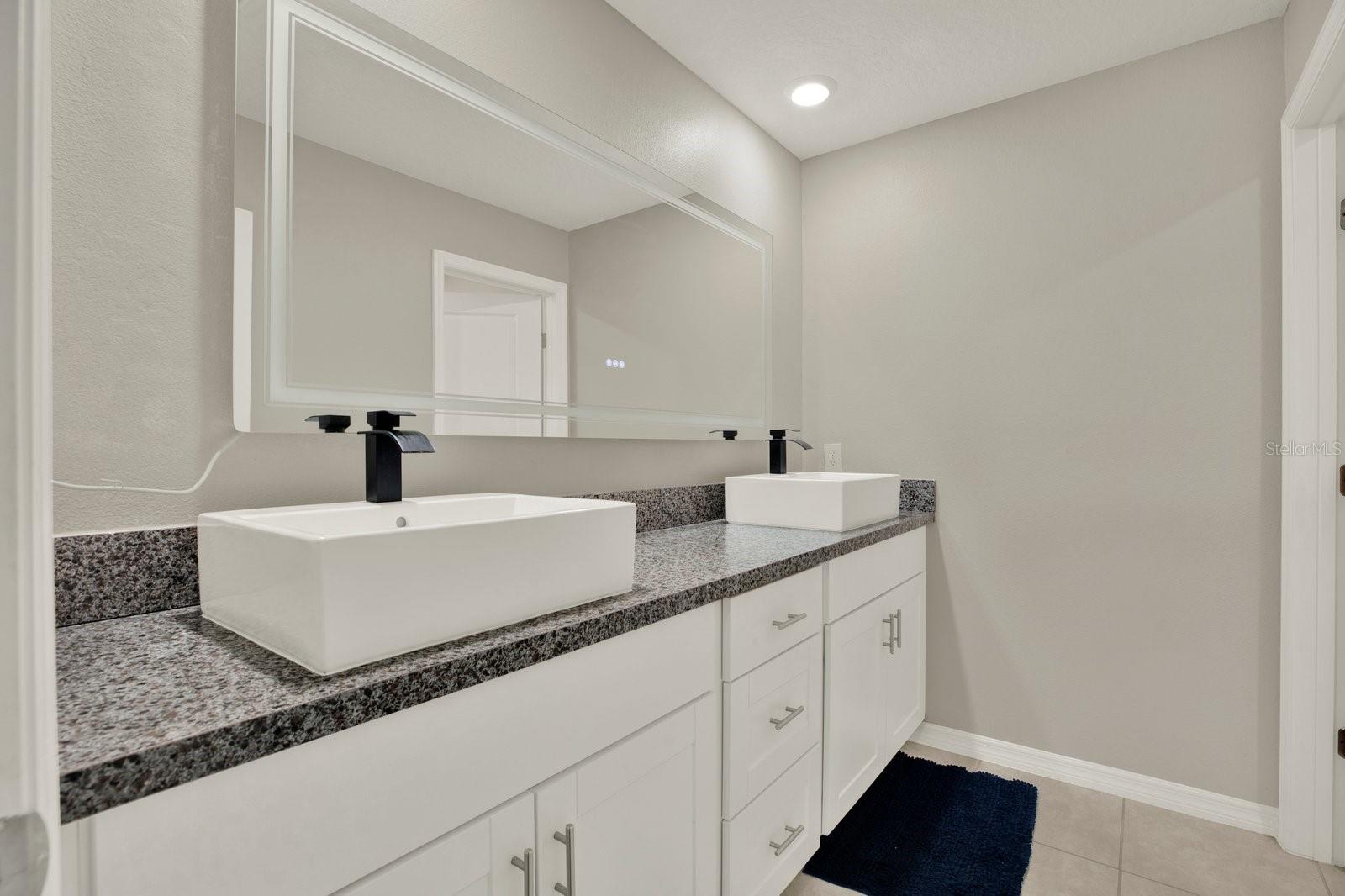 3505 N MARYLAND AVE — photo 32