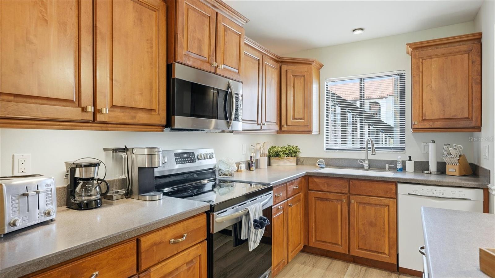 1640 STICKNEY POINT RD #40-101 — photo 12
