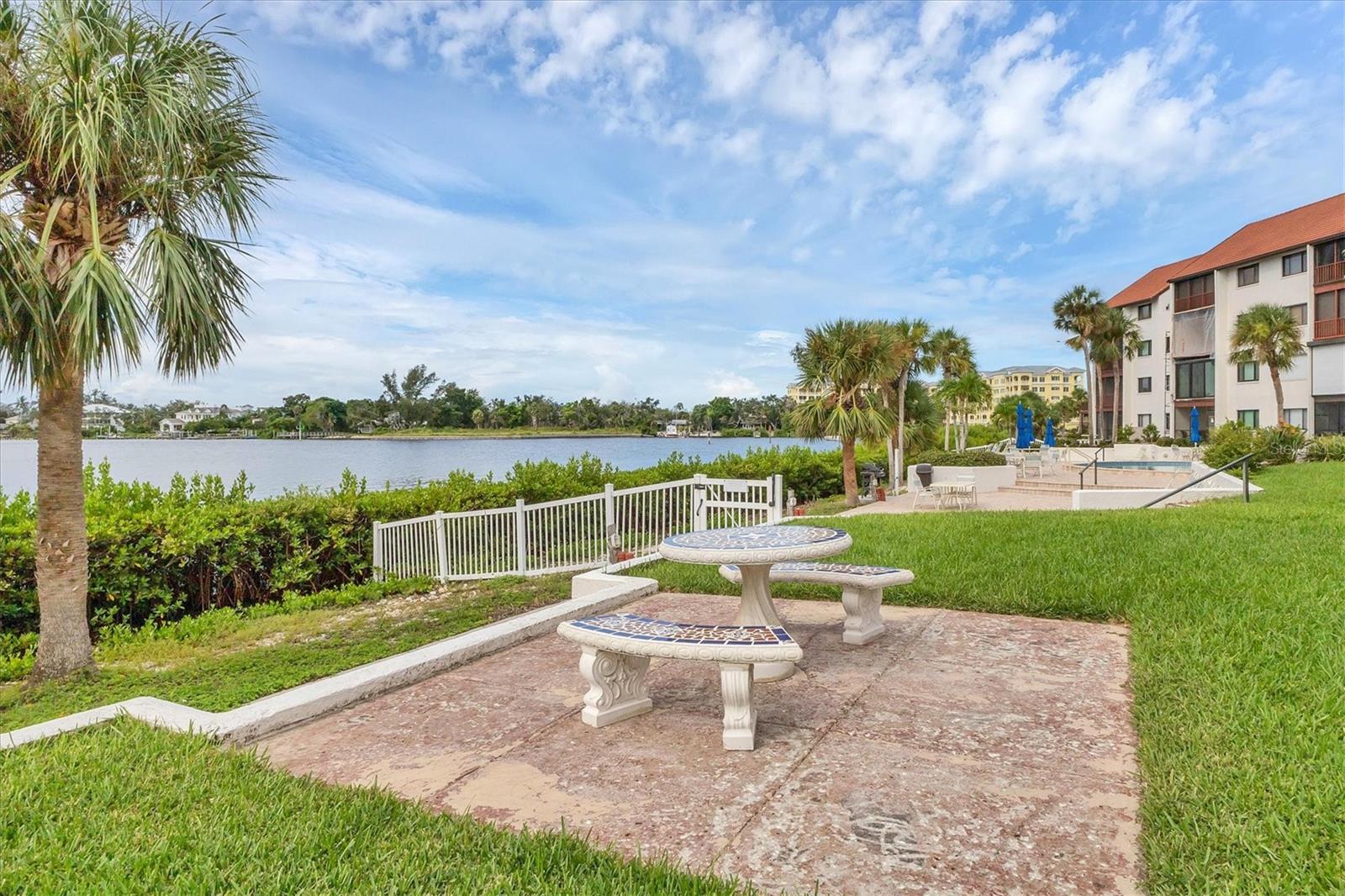 1640 STICKNEY POINT RD #40-101 — photo 31
