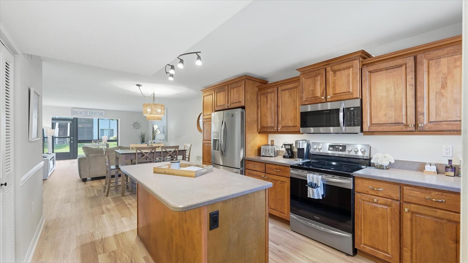 1640 STICKNEY POINT RD #40-101 — photo 9