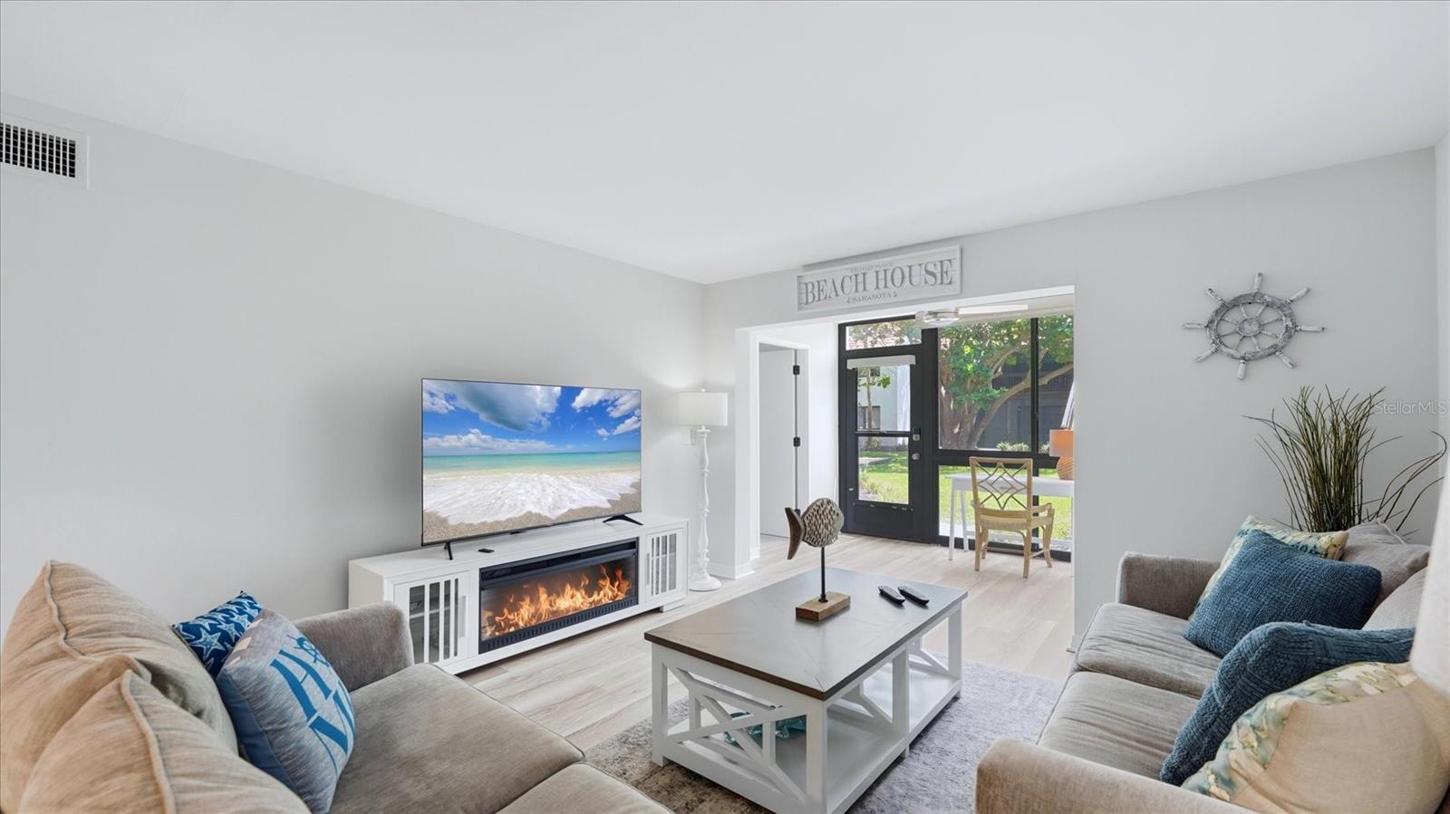 1640 STICKNEY POINT RD #40-101 — photo 2