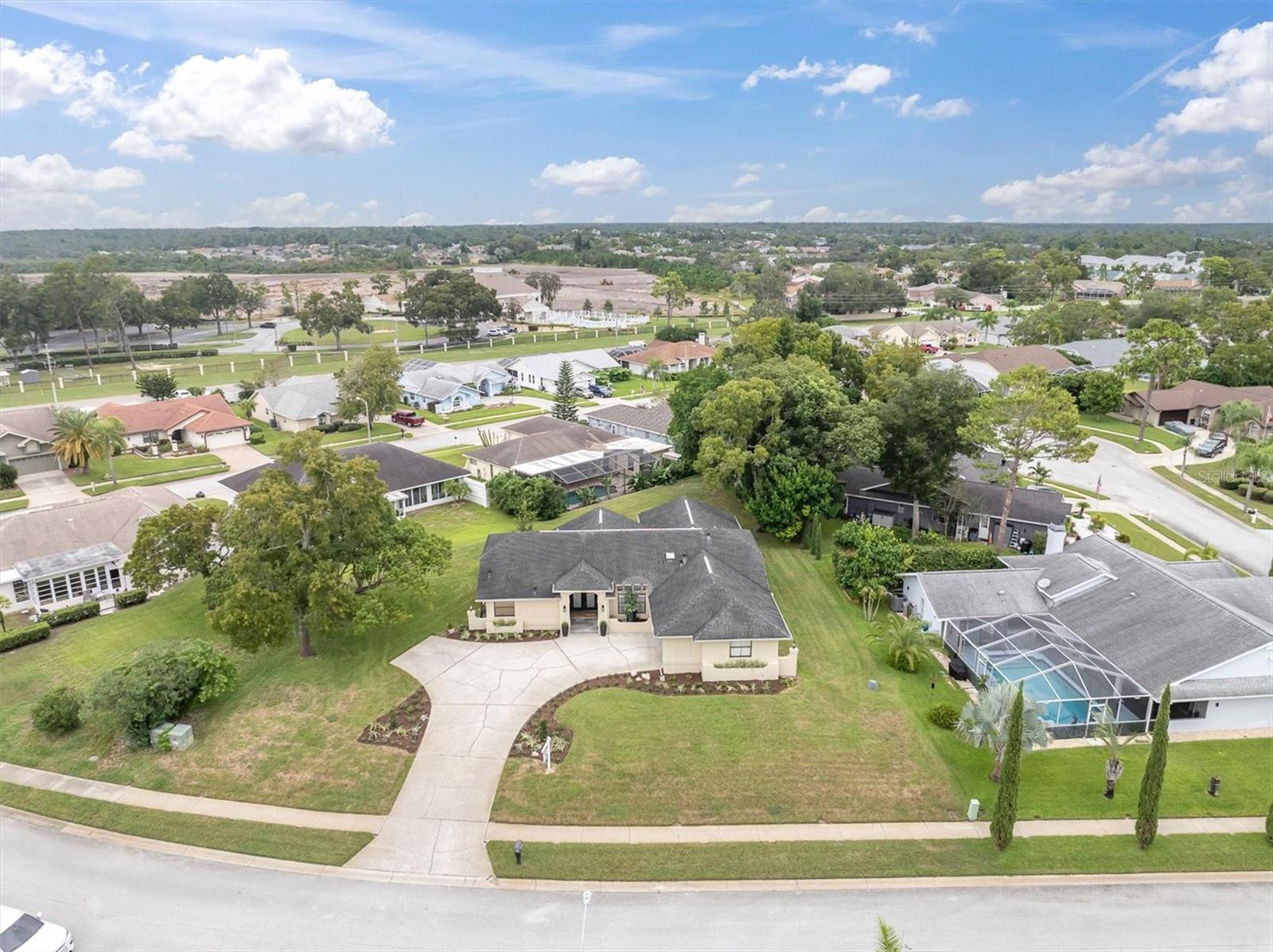 8721 LATHAM LN — photo 36