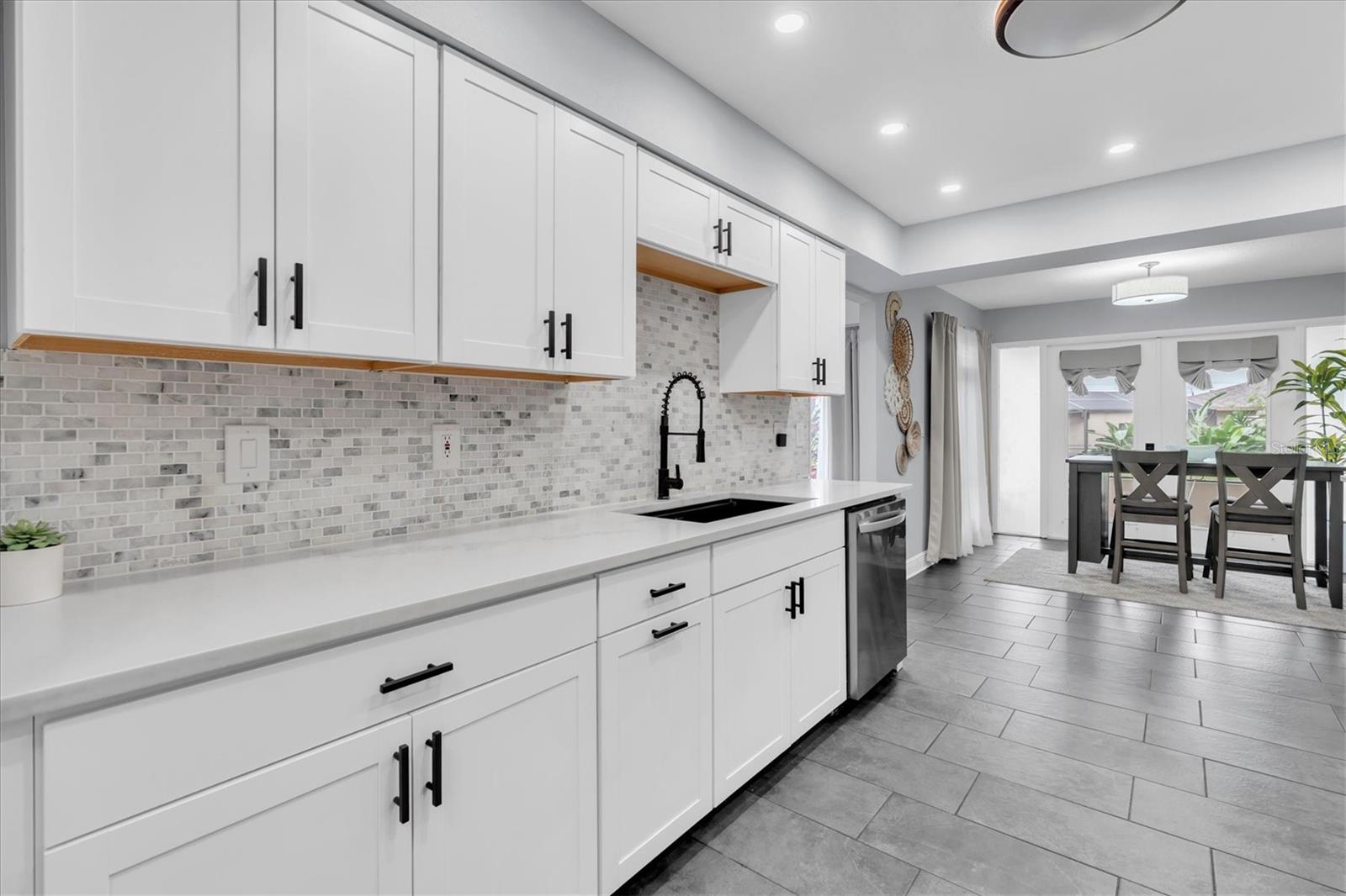 8721 LATHAM LN — photo 12