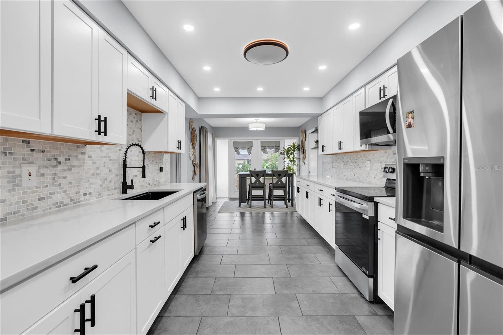 8721 LATHAM LN — photo 3