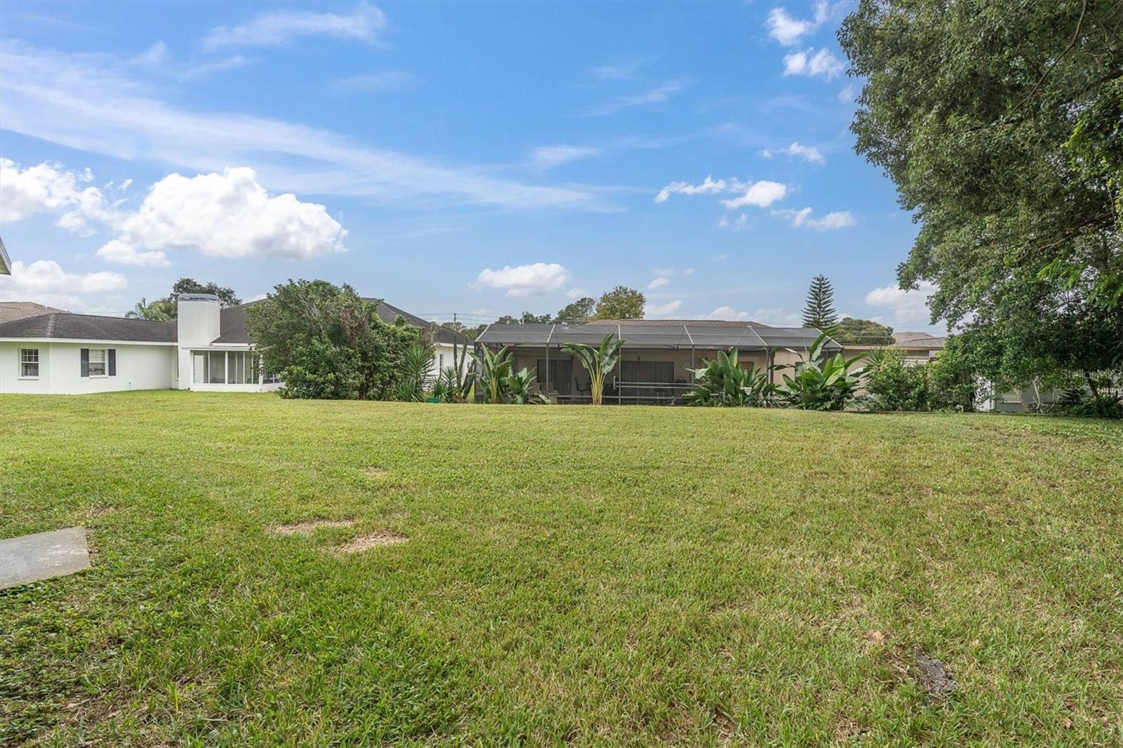 8721 LATHAM LN — photo 33