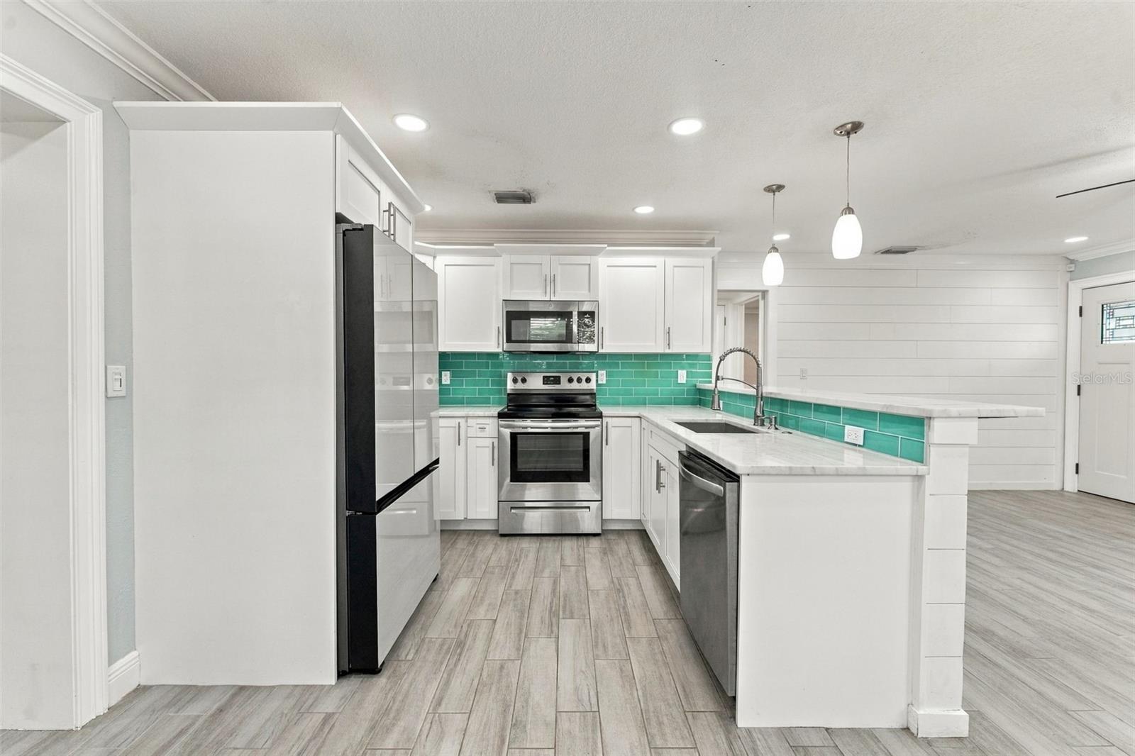 5143 NEWTON AVE S — photo 8