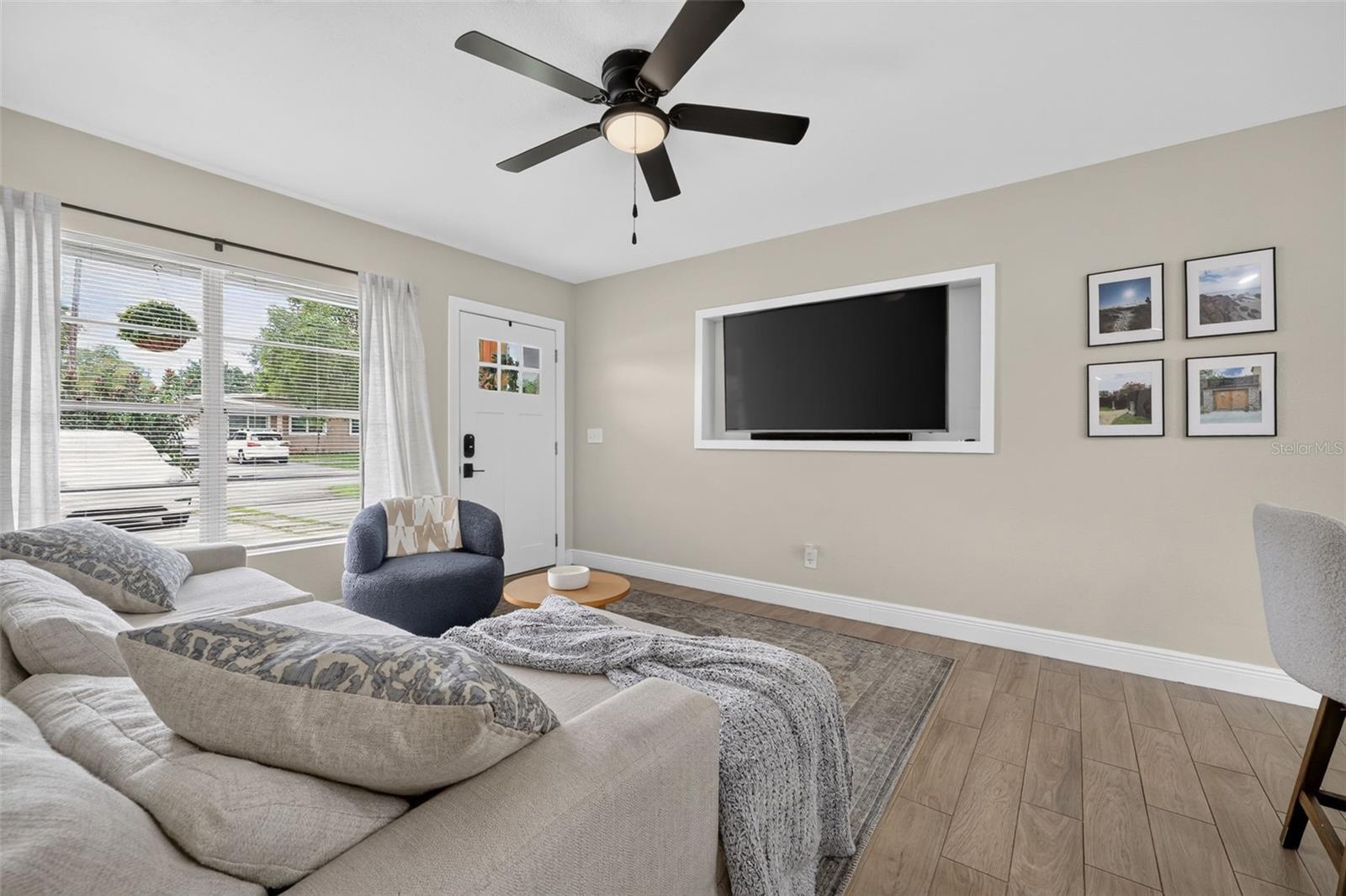 2913 W ELROD AVE — photo 4