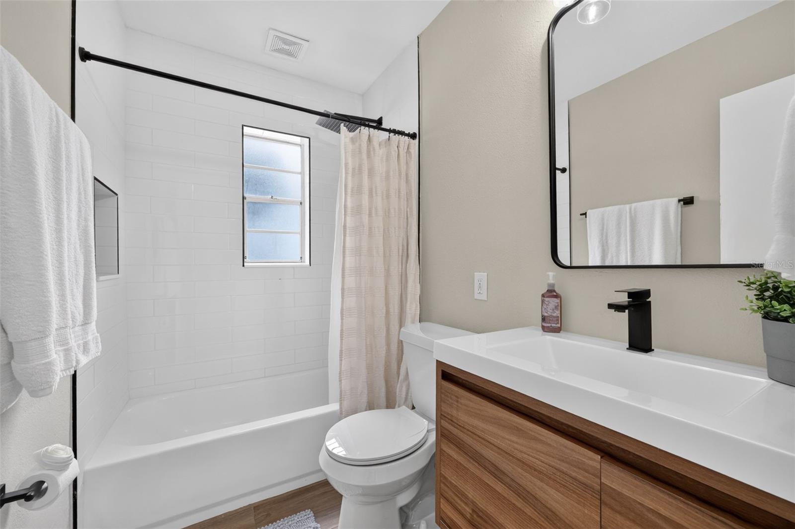 2913 W ELROD AVE — photo 18