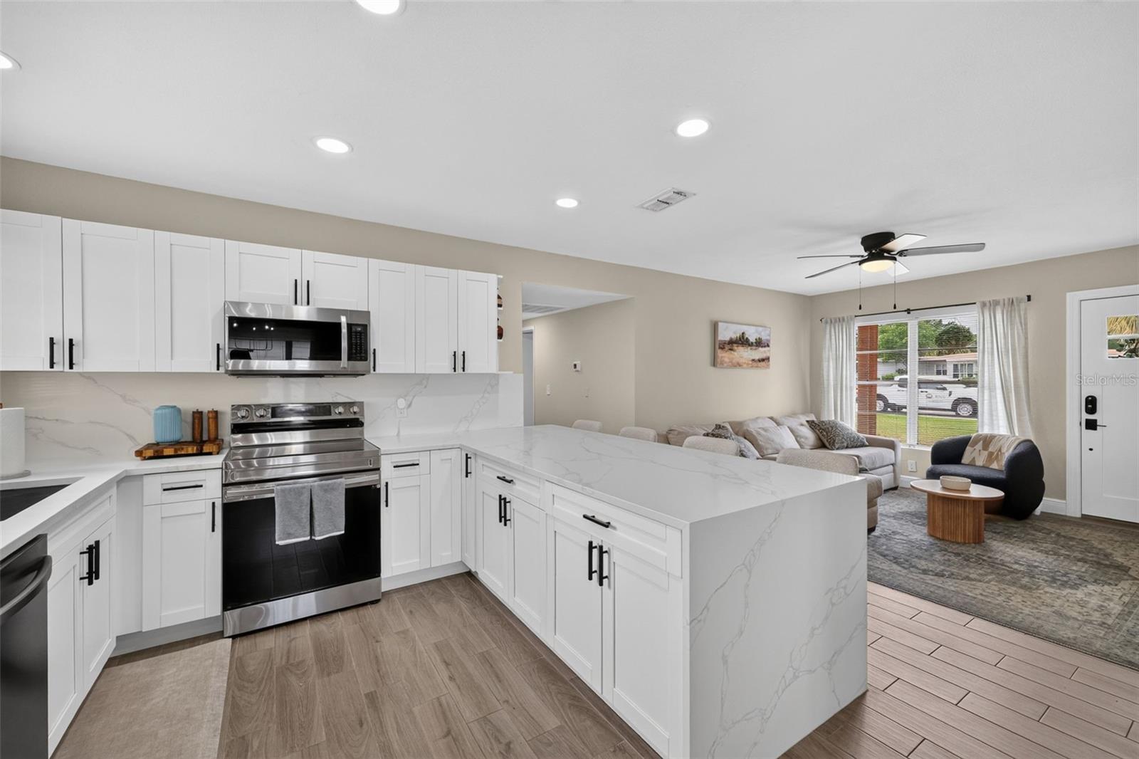 2913 W ELROD AVE — photo 9
