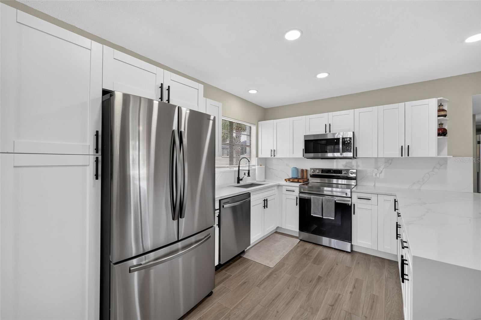 2913 W ELROD AVE — photo 8