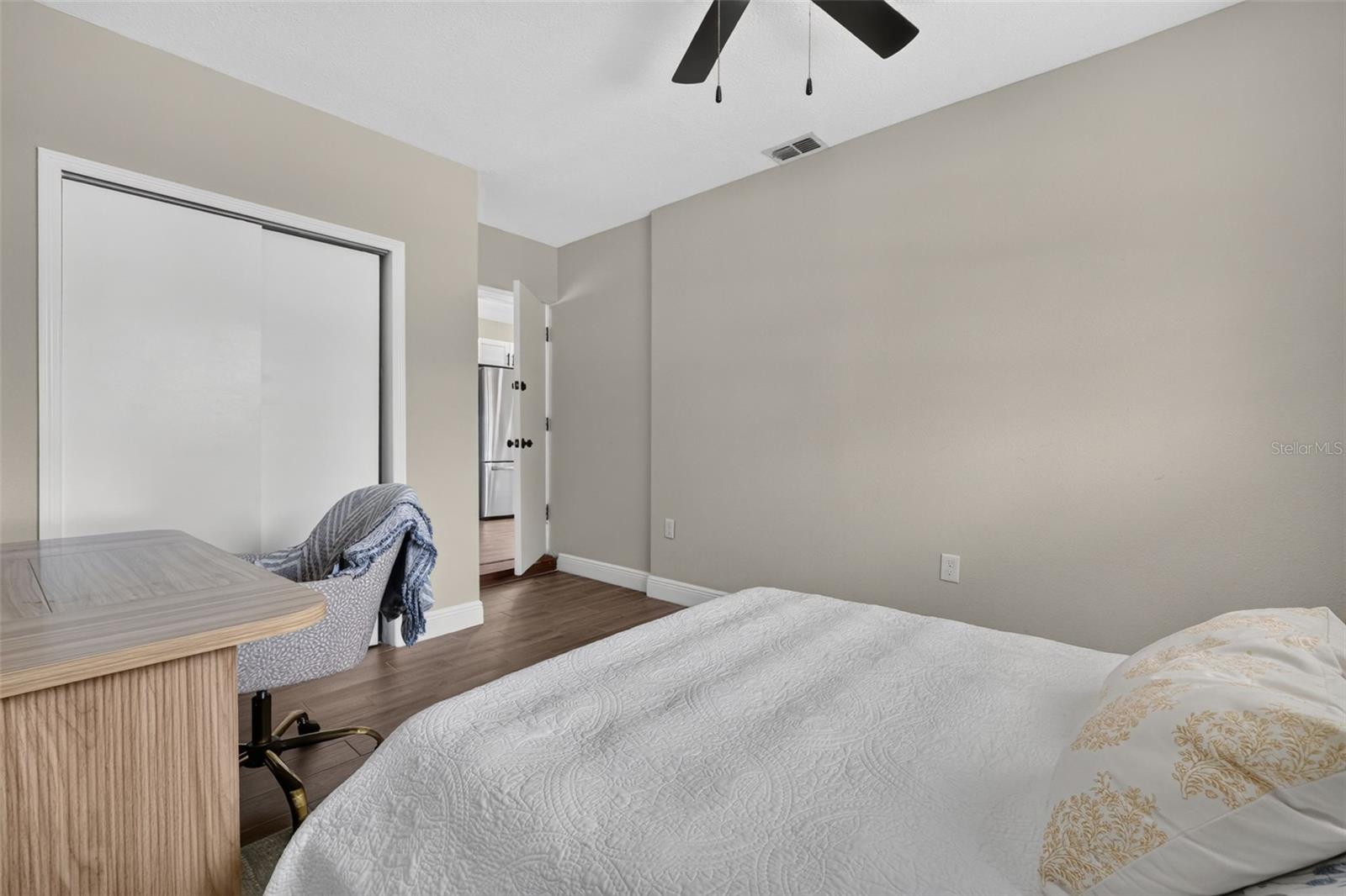 2913 W ELROD AVE — photo 16