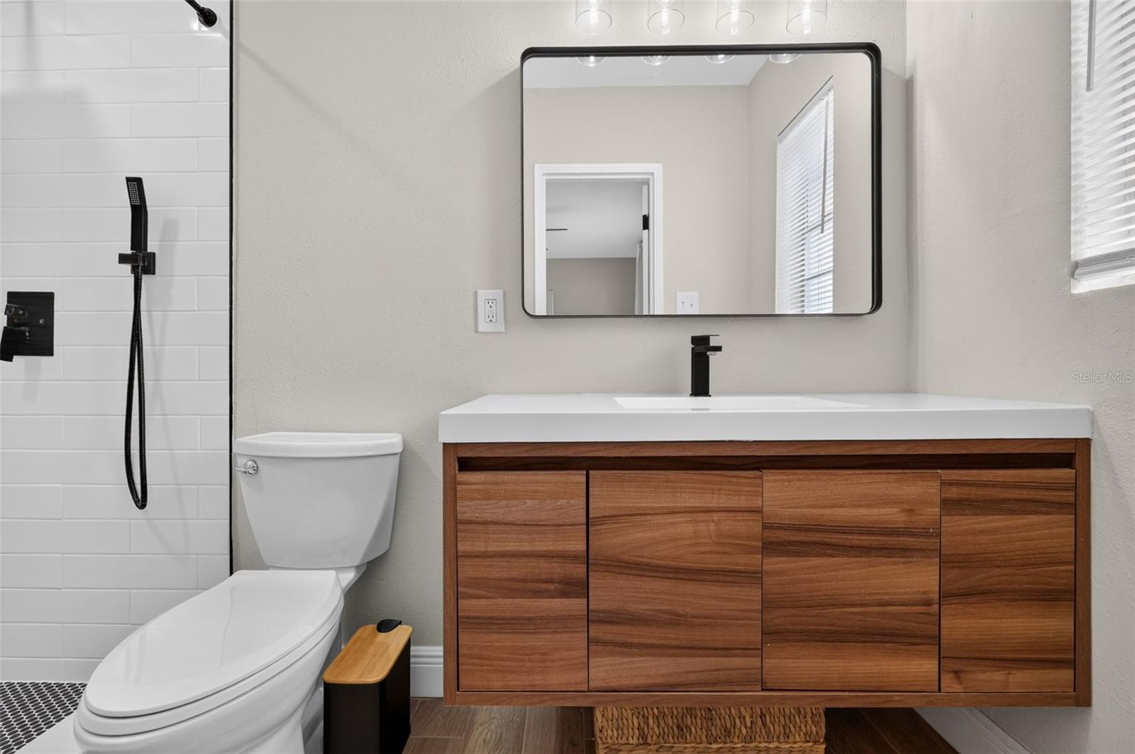 2913 W ELROD AVE — photo 23
