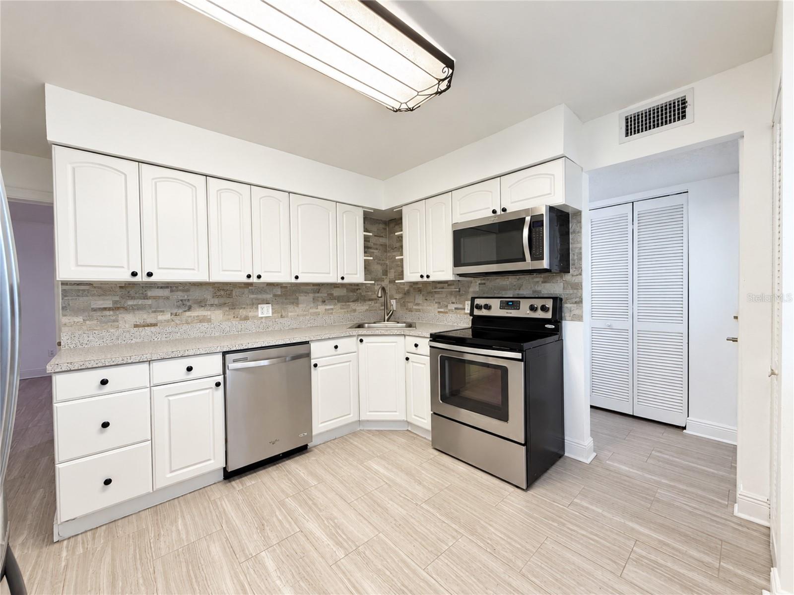 3204 W DE LEON ST #A — photo 11