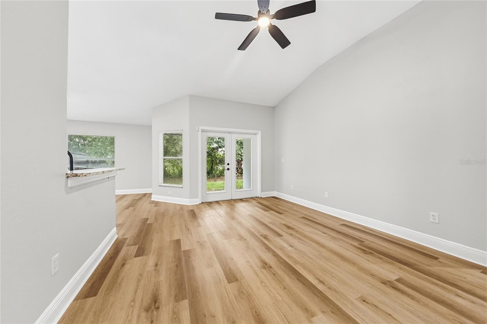 2608 E PALIFOX ST — photo 2