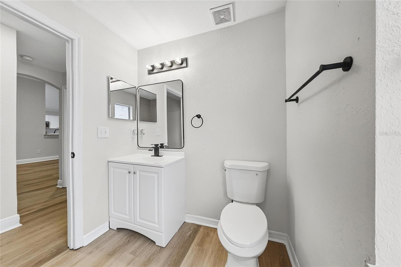 2608 E PALIFOX ST — photo 15