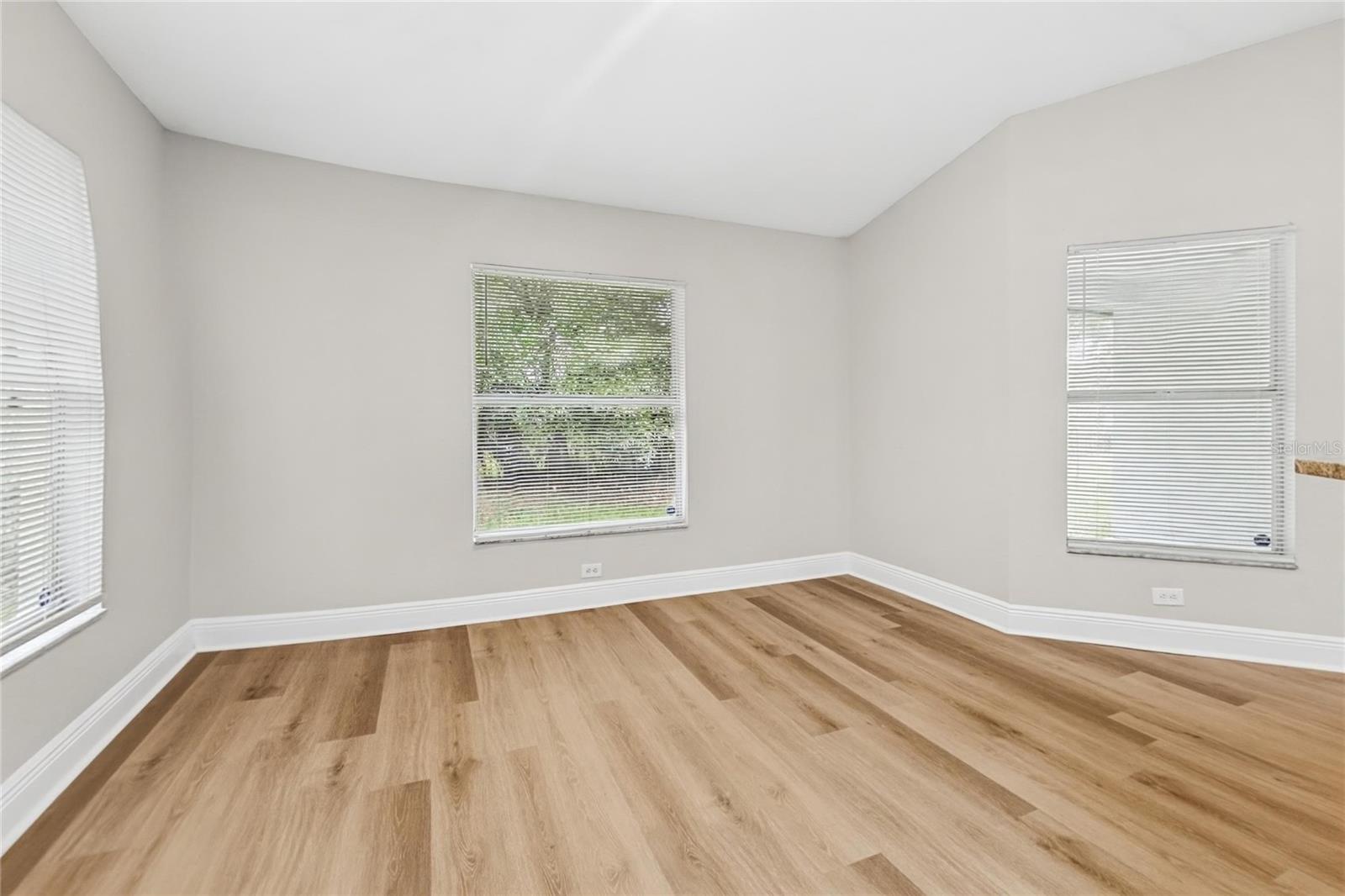 2608 E PALIFOX ST — photo 4
