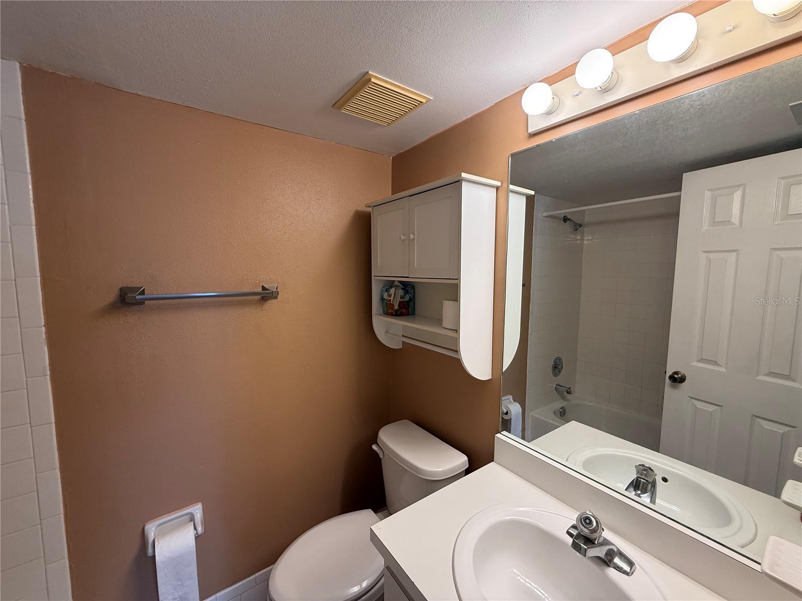 208 CYPRESS CT #208 — photo 19