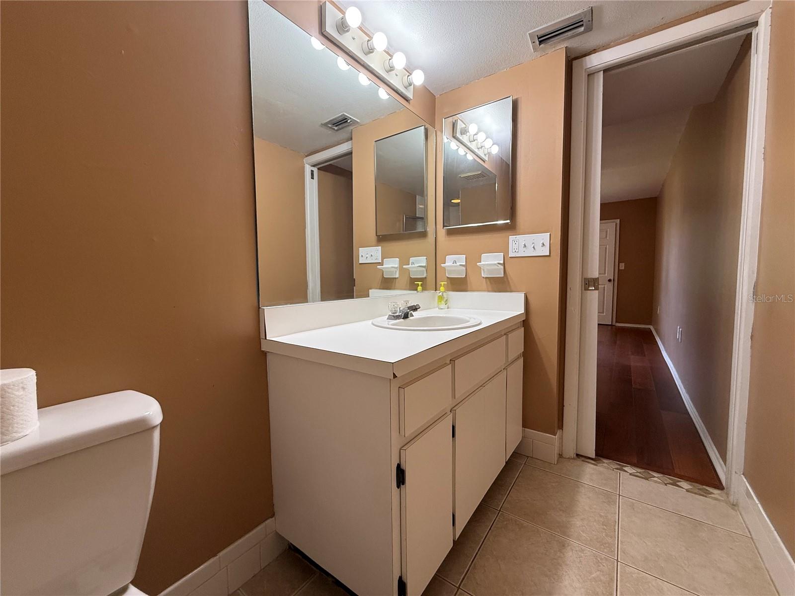 208 CYPRESS CT #208 — photo 15