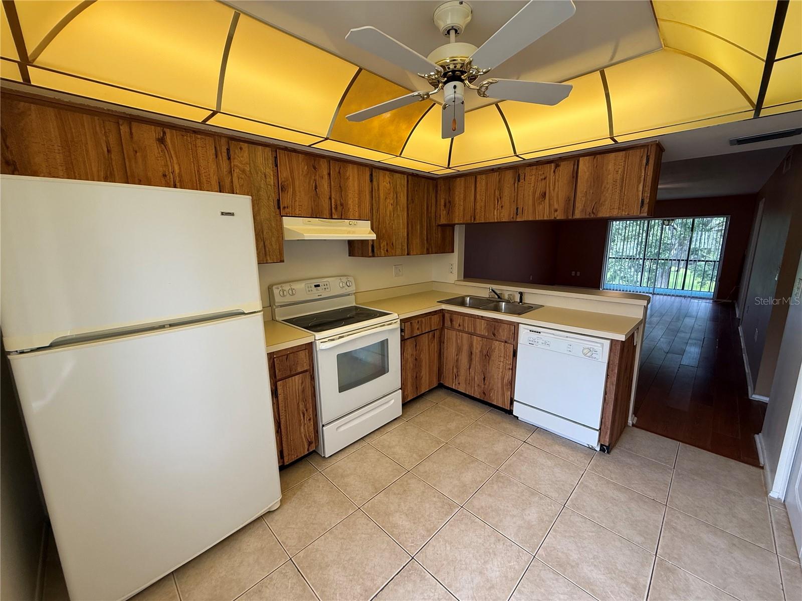 208 CYPRESS CT #208 — photo 6