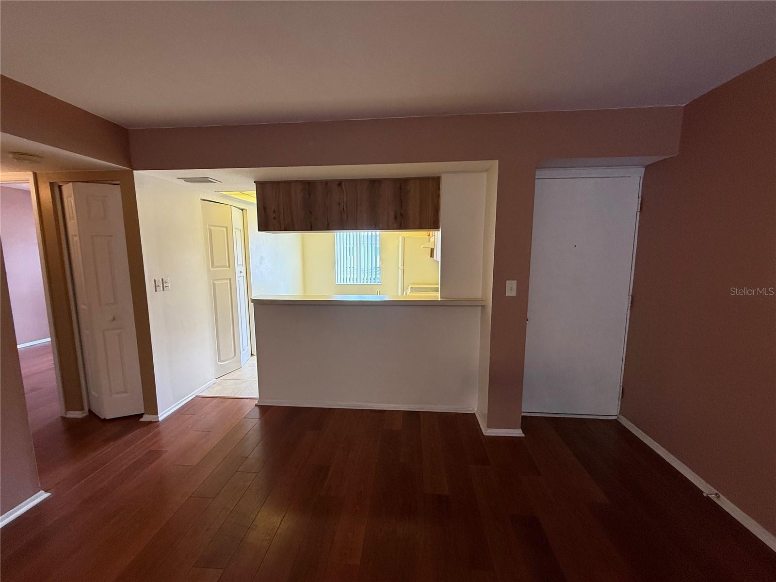 208 CYPRESS CT #208 — photo 3