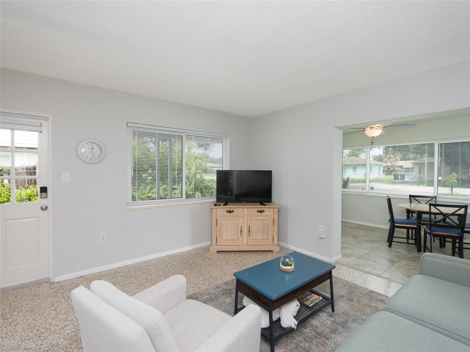 3314 NEW ENGLAND ST — photo 4