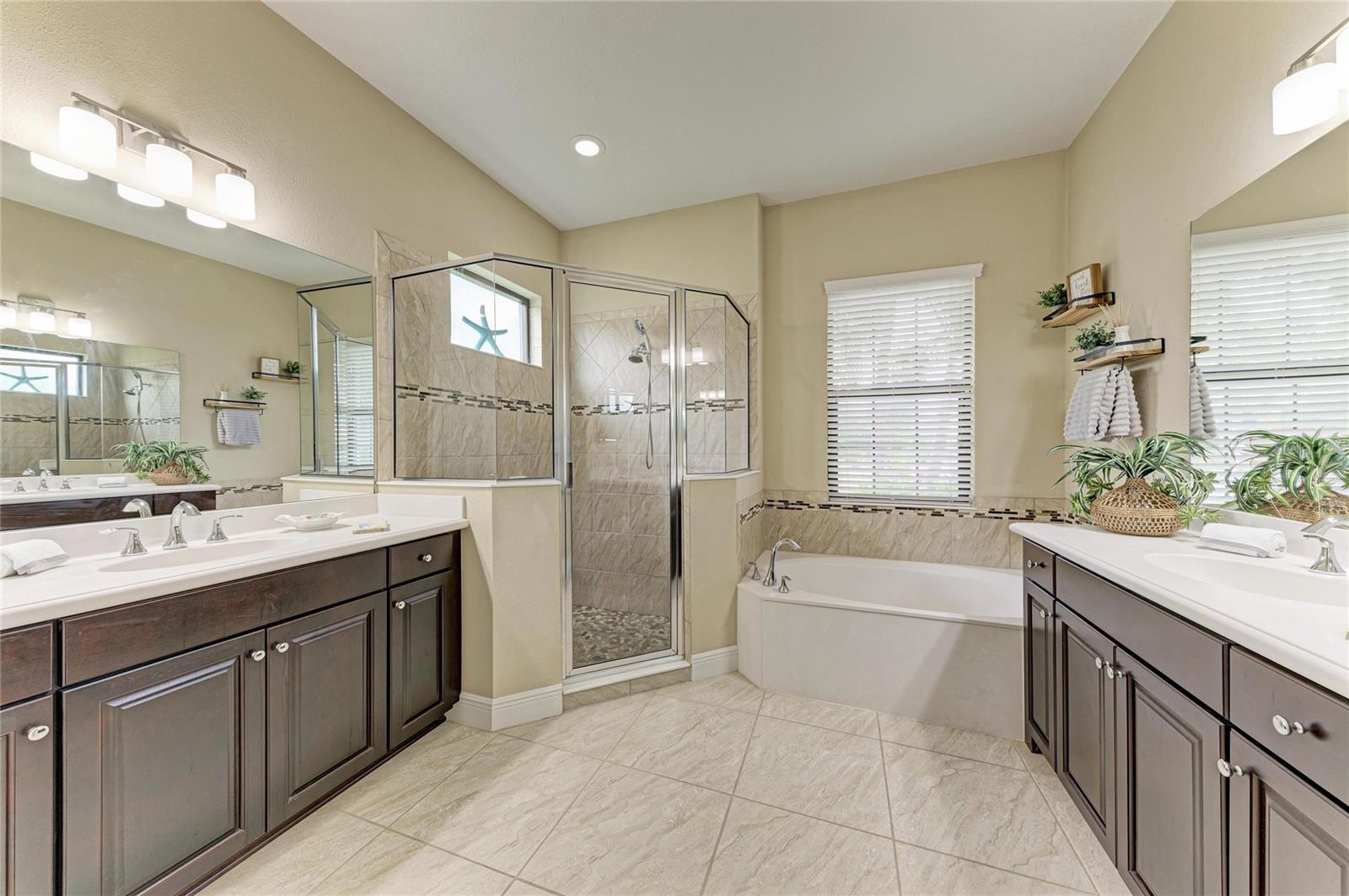 12642 HARNEY ST — photo 37