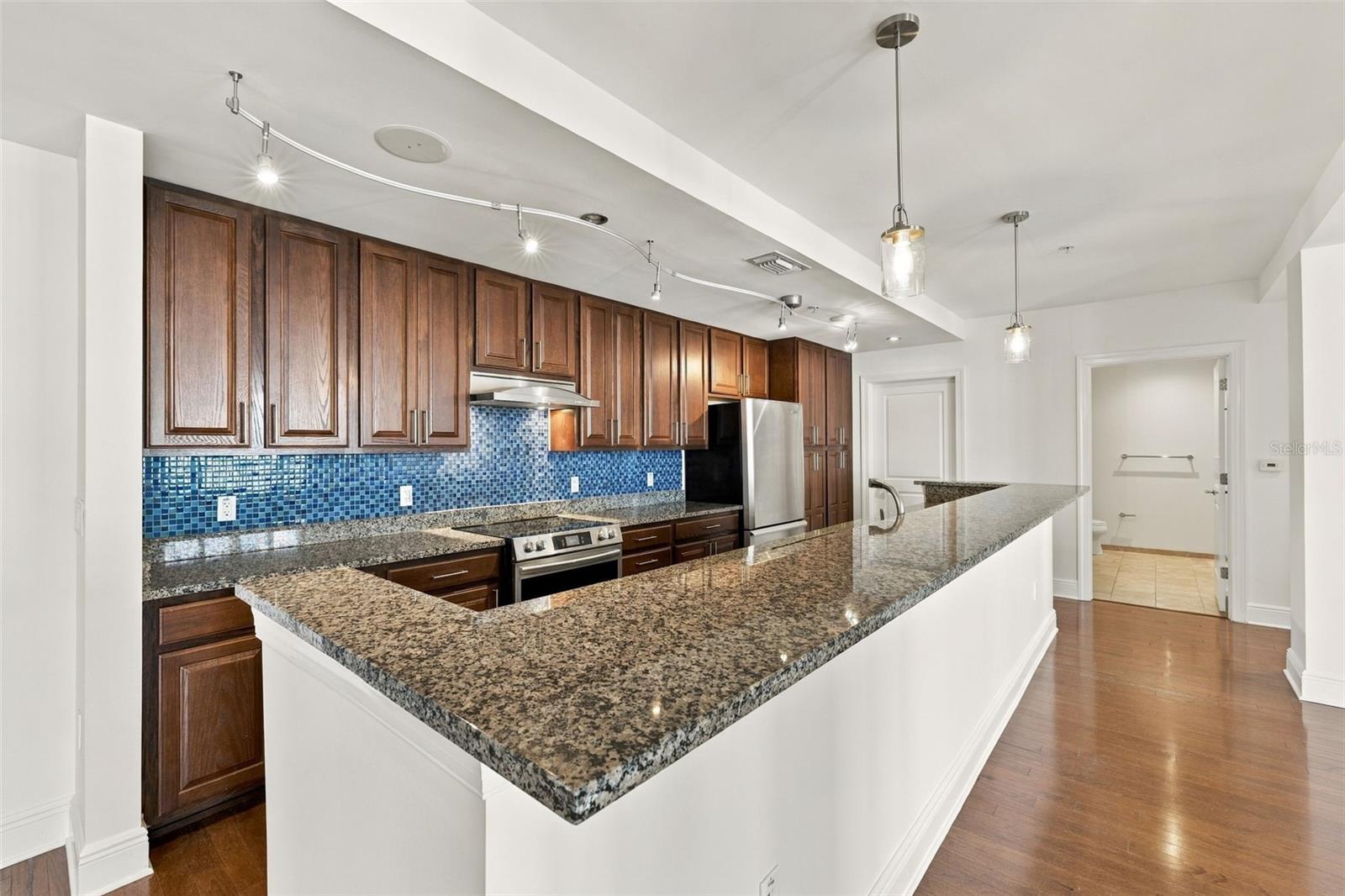 1227 E MADISON ST #903 — photo 17
