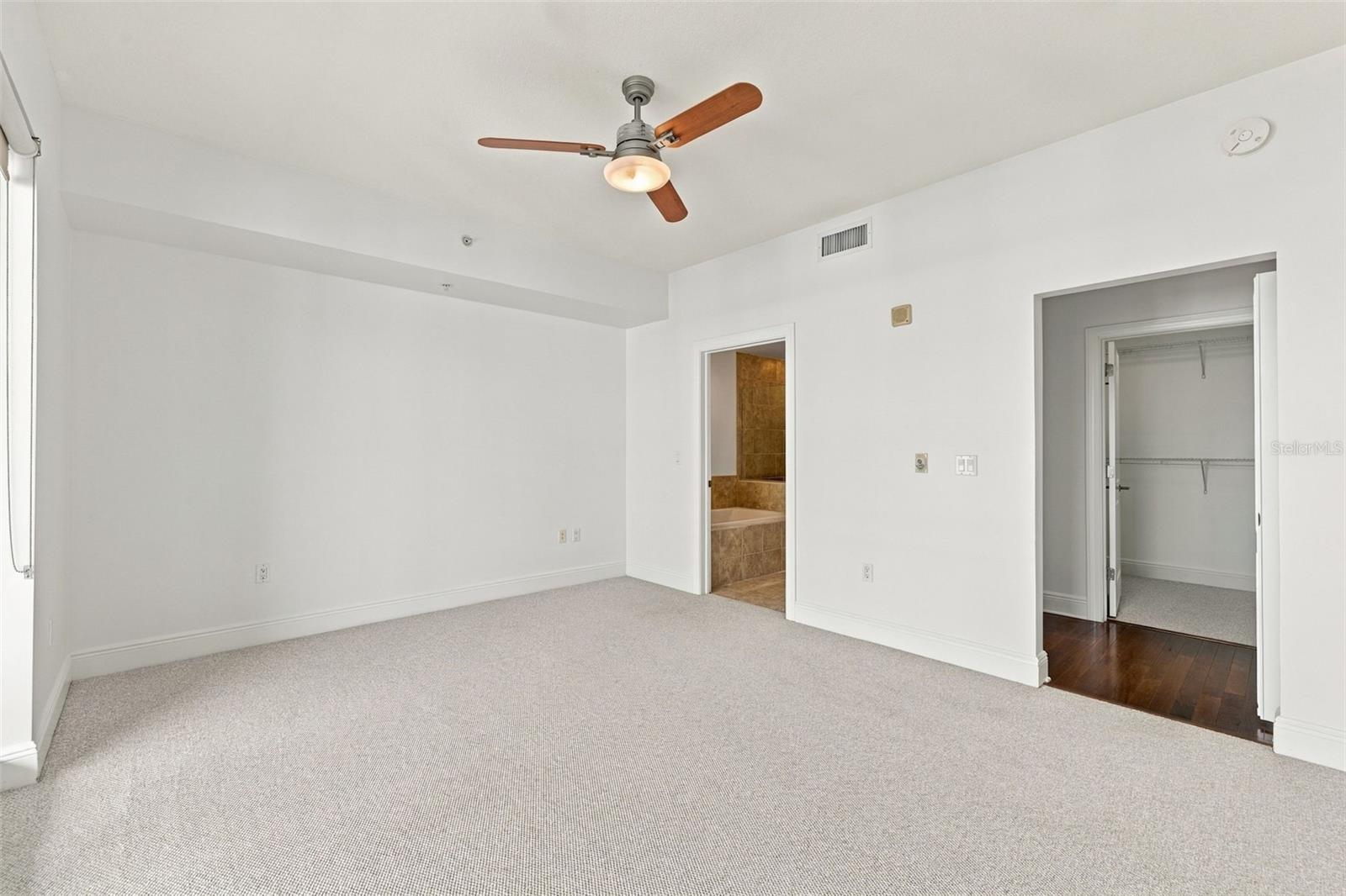 1227 E MADISON ST #903 — photo 21