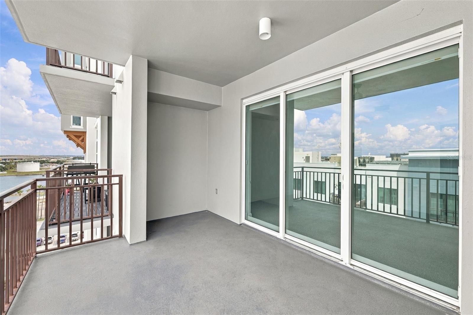 1227 E MADISON ST #903 — photo 32