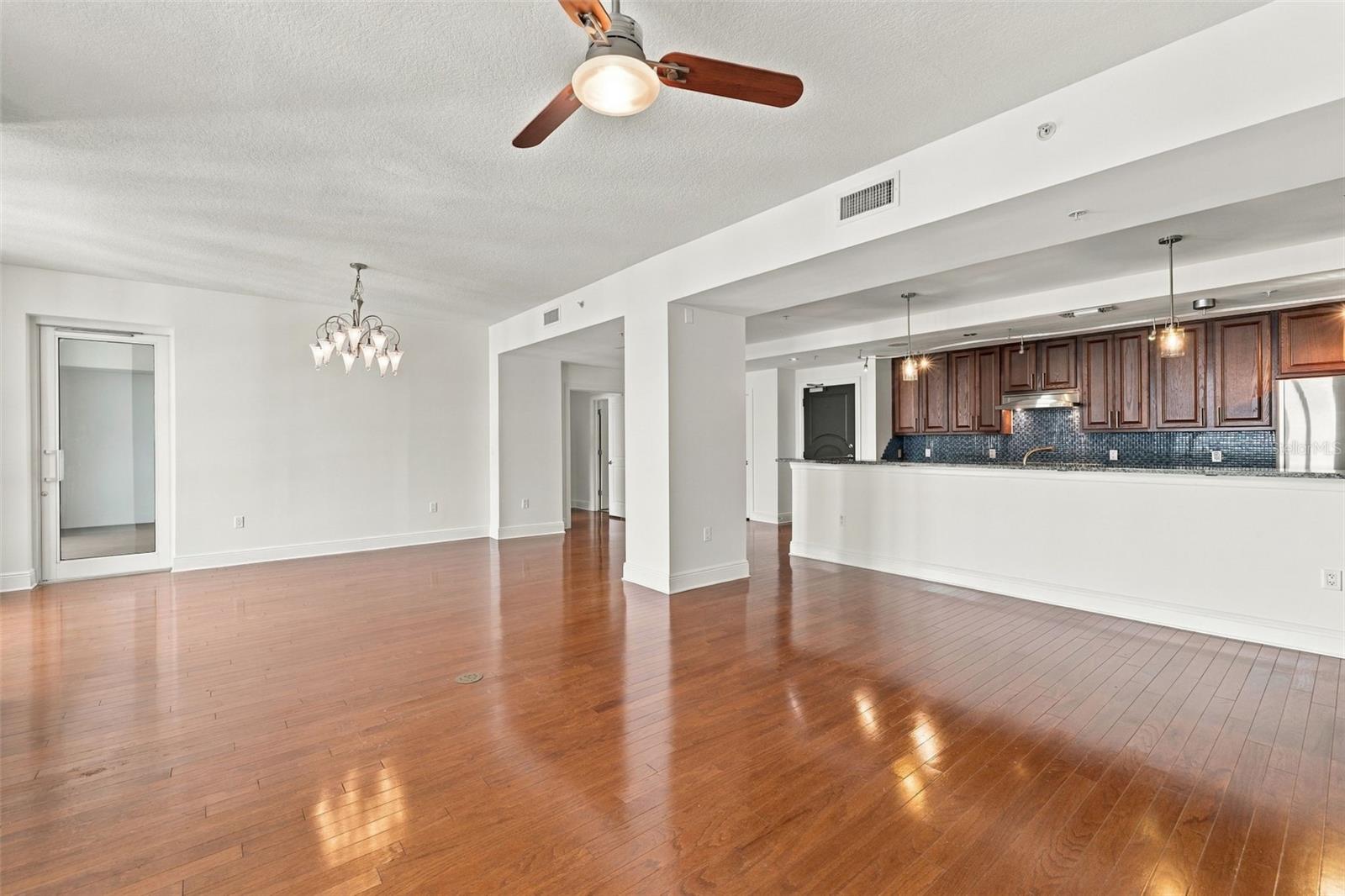 1227 E MADISON ST #903 — photo 10