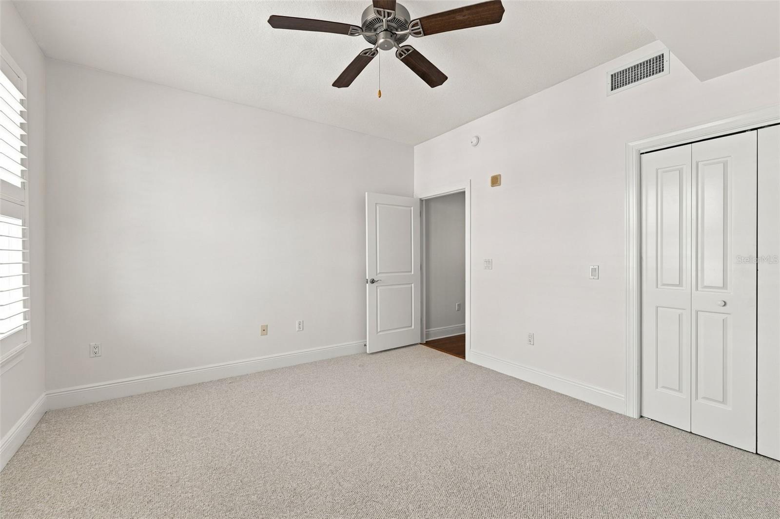 1227 E MADISON ST #903 — photo 28