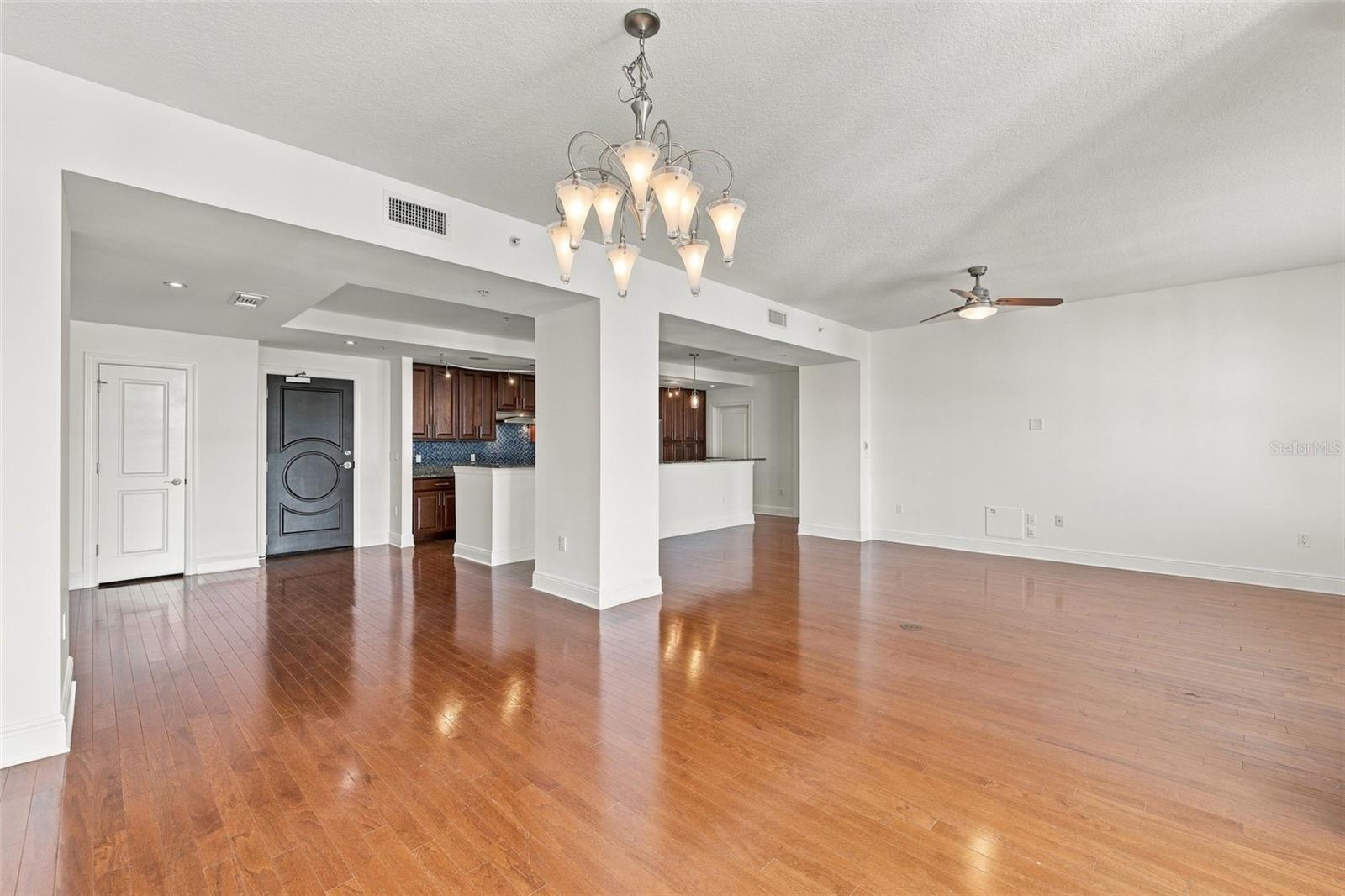 1227 E MADISON ST #903 — photo 9
