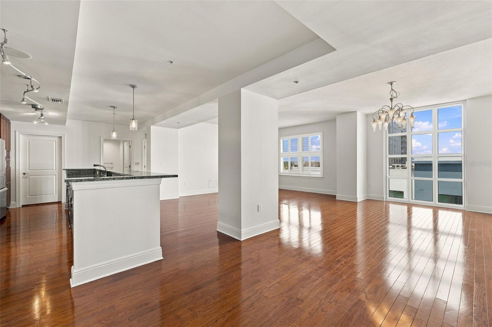 1227 E MADISON ST #903 — photo 8