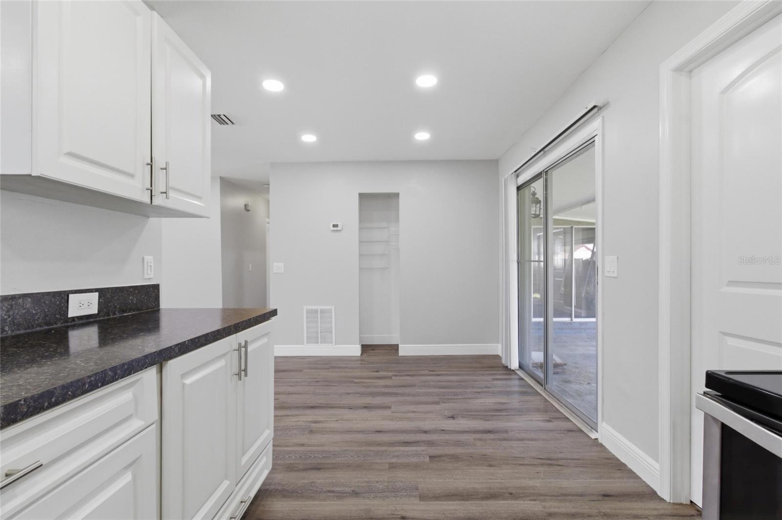 8609 CHINABERRY DR — photo 24