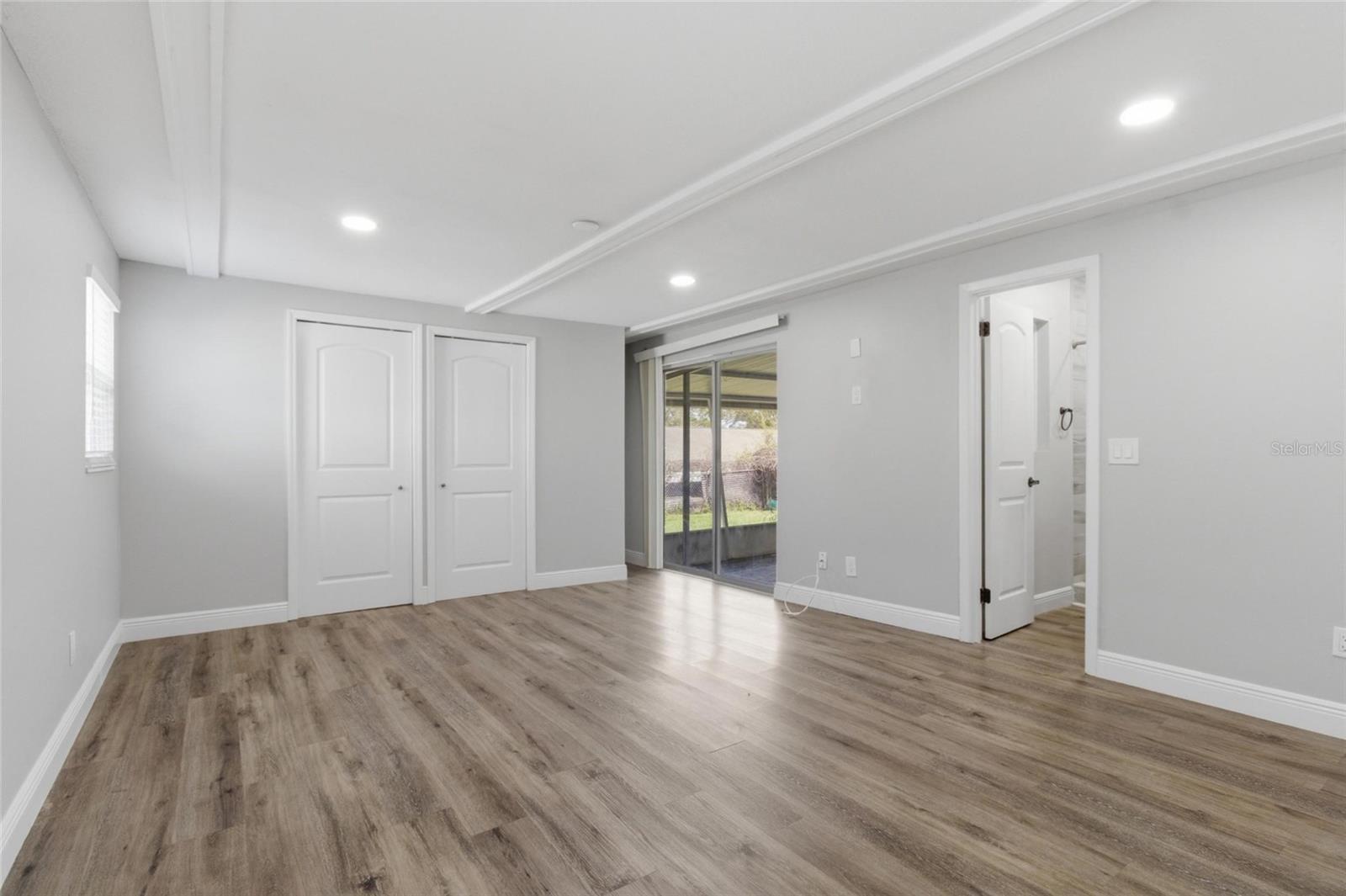8609 CHINABERRY DR — photo 10