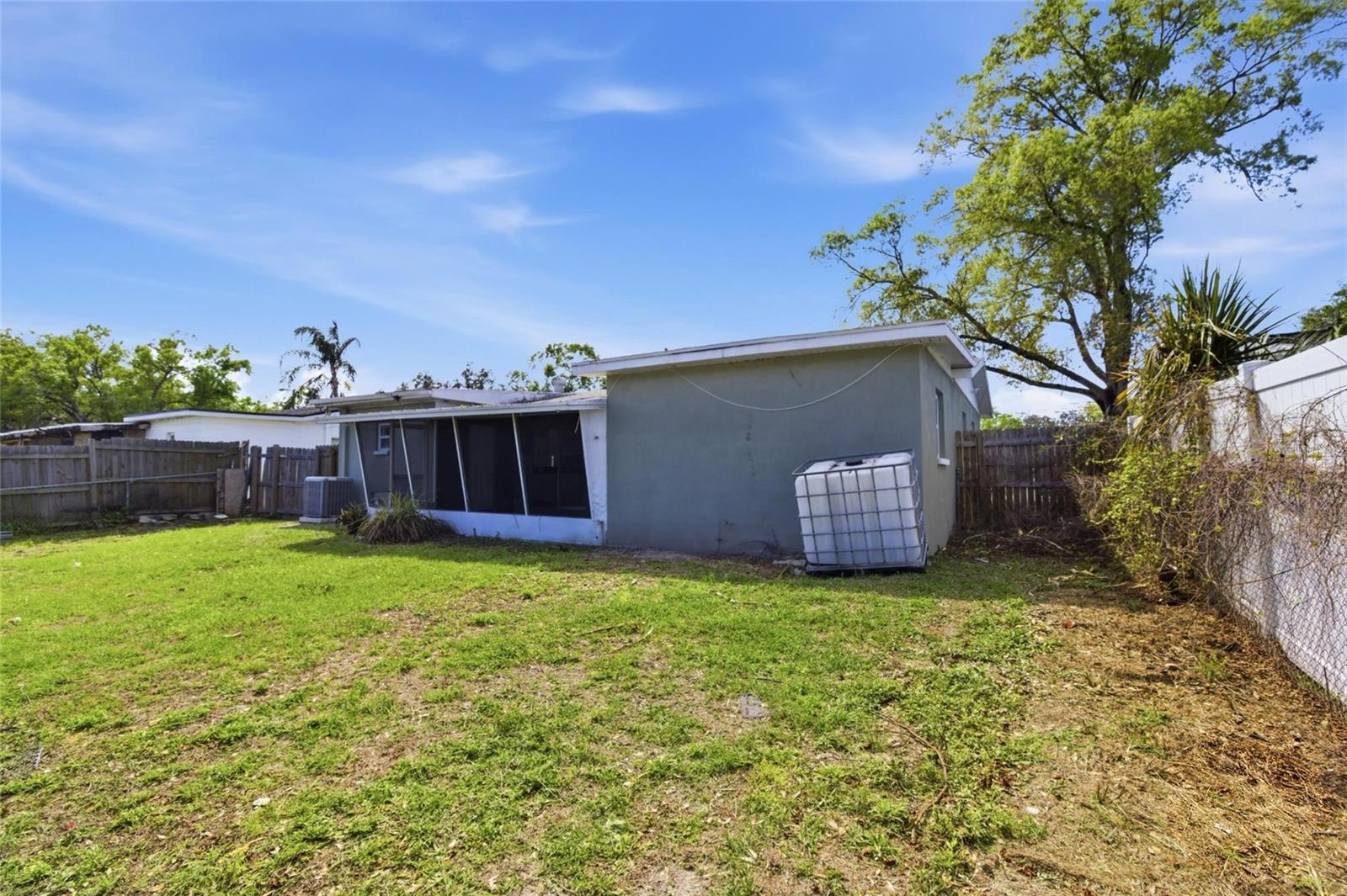 8609 CHINABERRY DR — photo 8