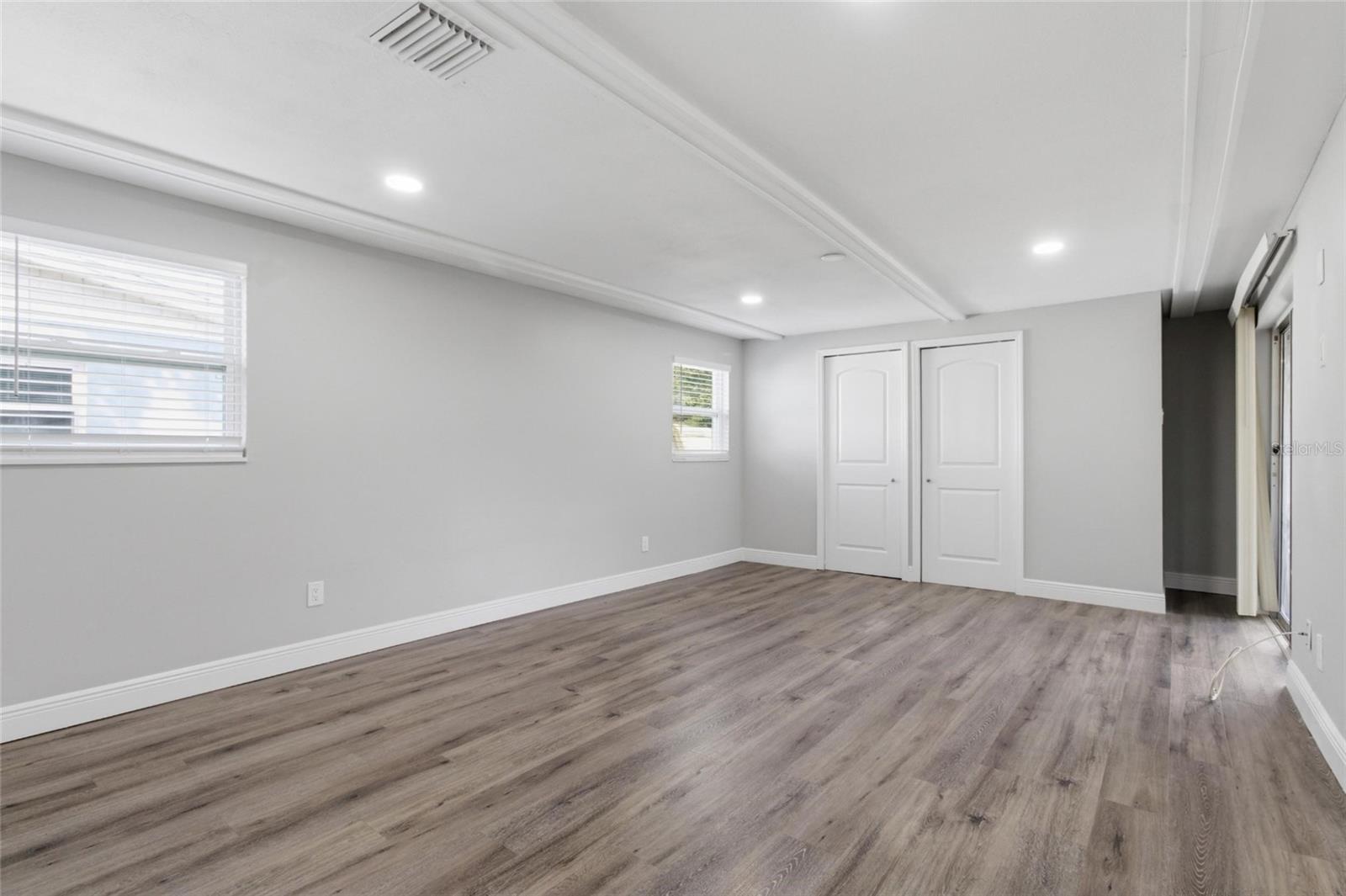 8609 CHINABERRY DR — photo 32