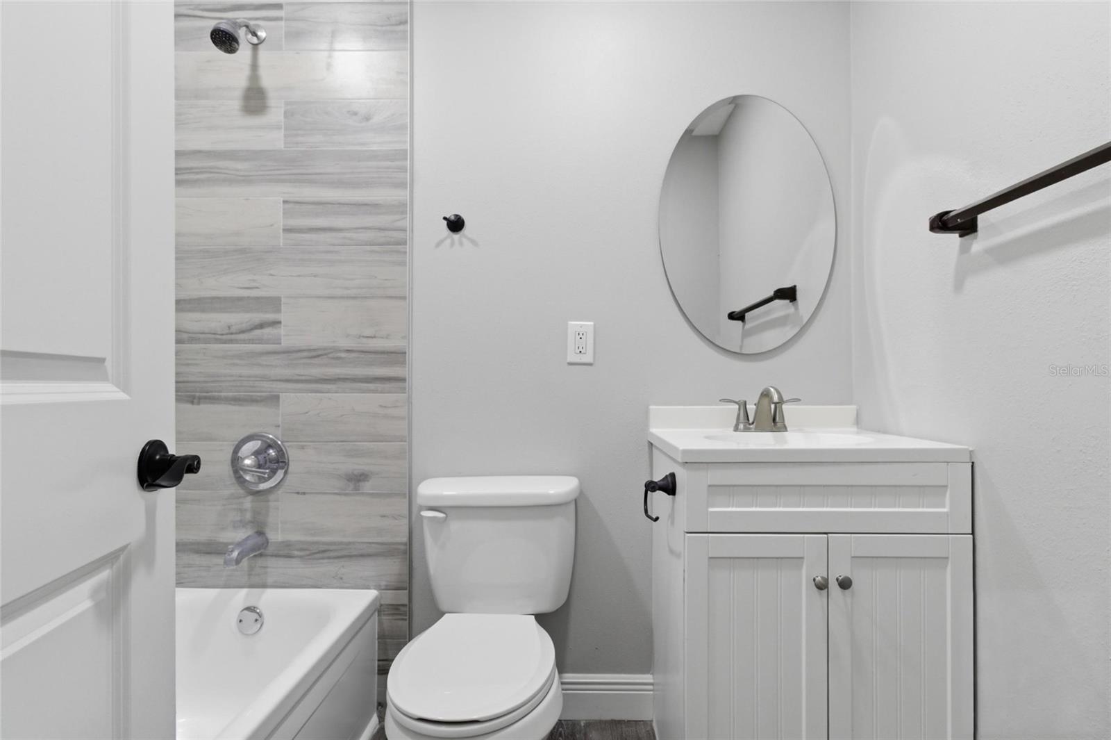 8609 CHINABERRY DR — photo 26