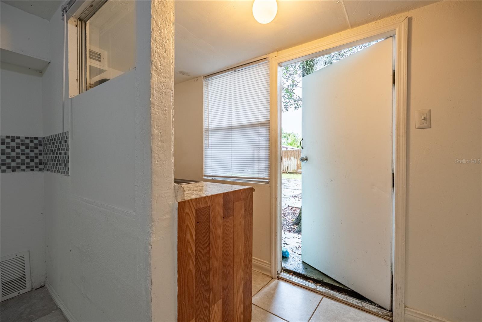 1738 W COMANCHE AVE — photo 28
