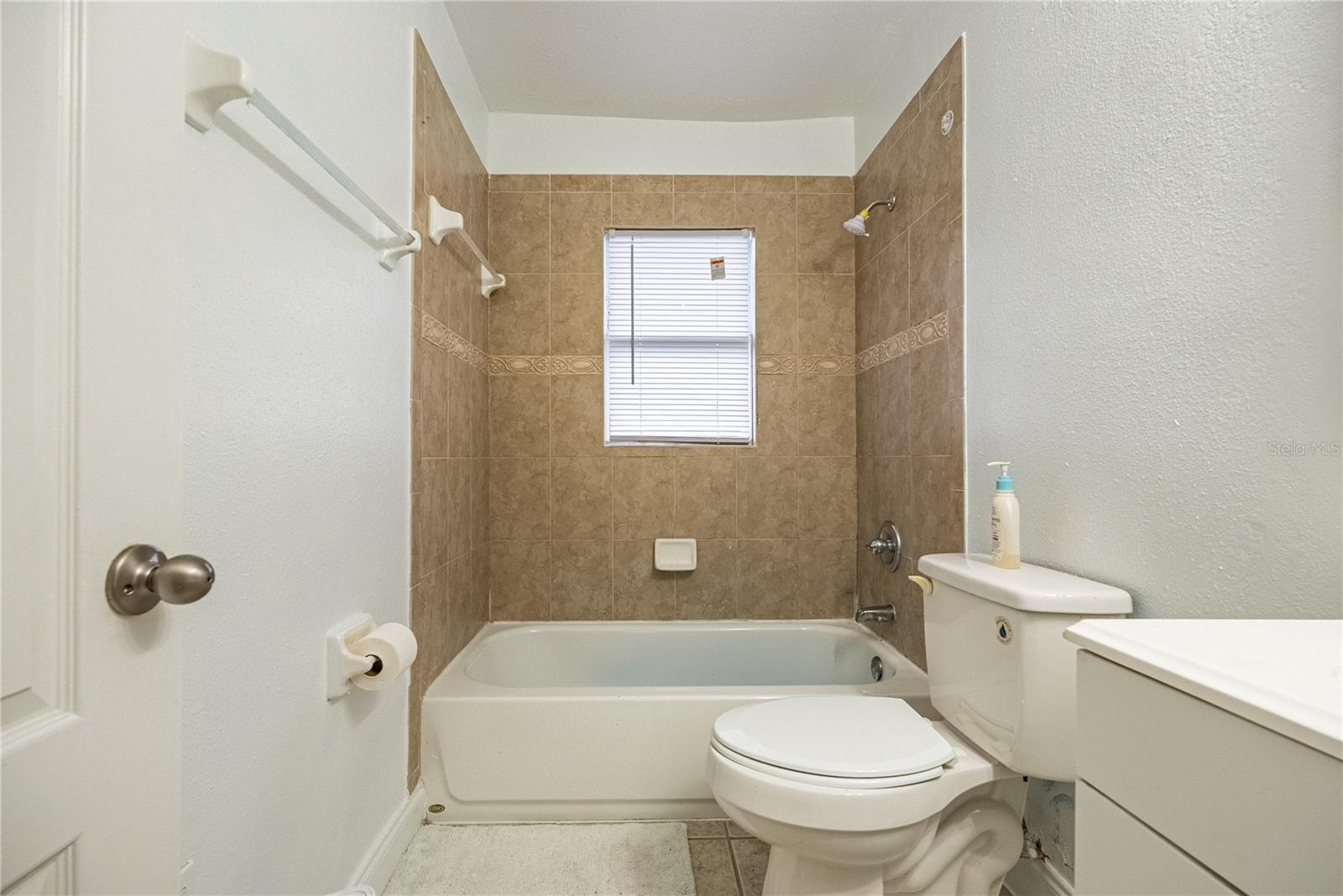 1738 W COMANCHE AVE — photo 19