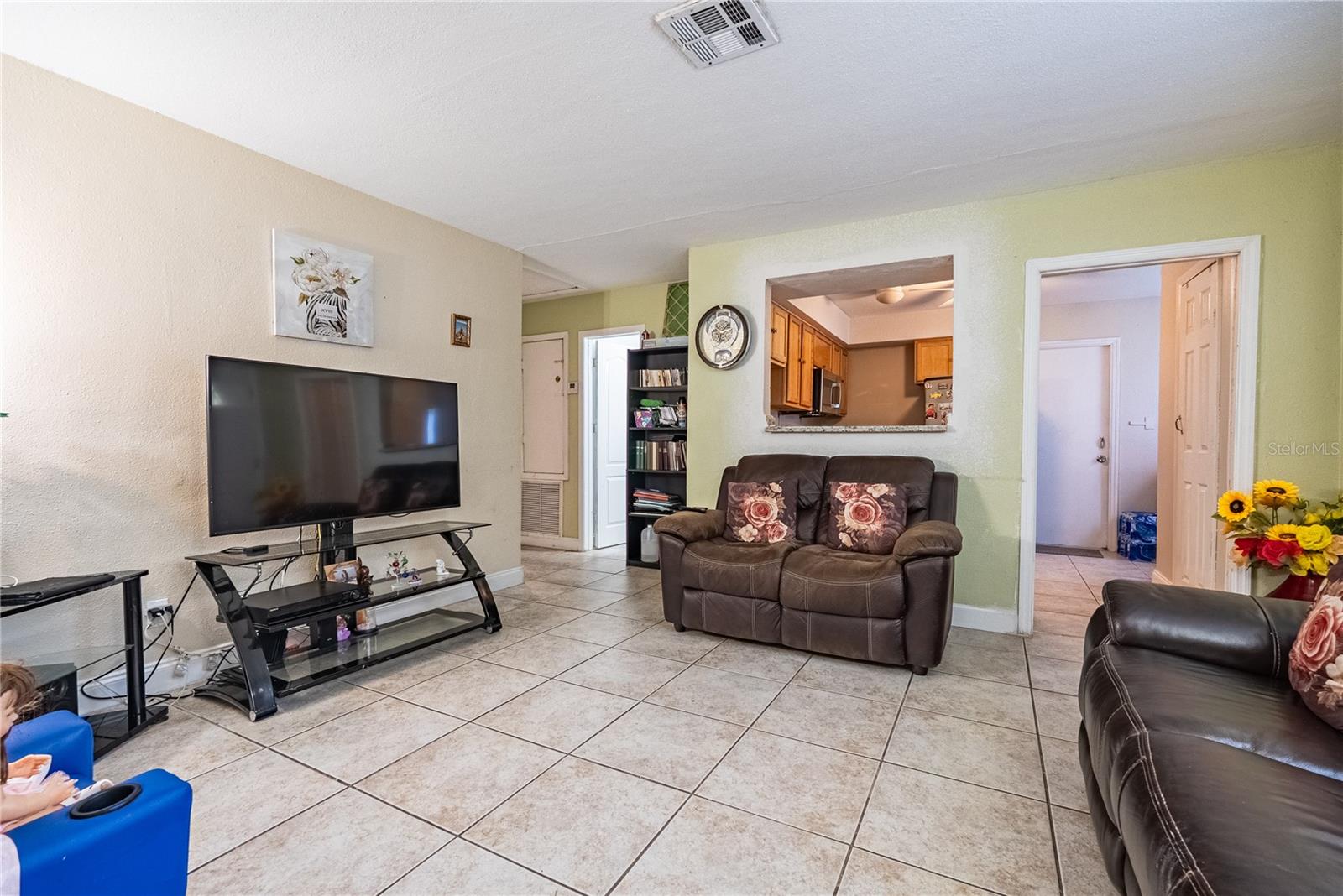 1738 W COMANCHE AVE — photo 6