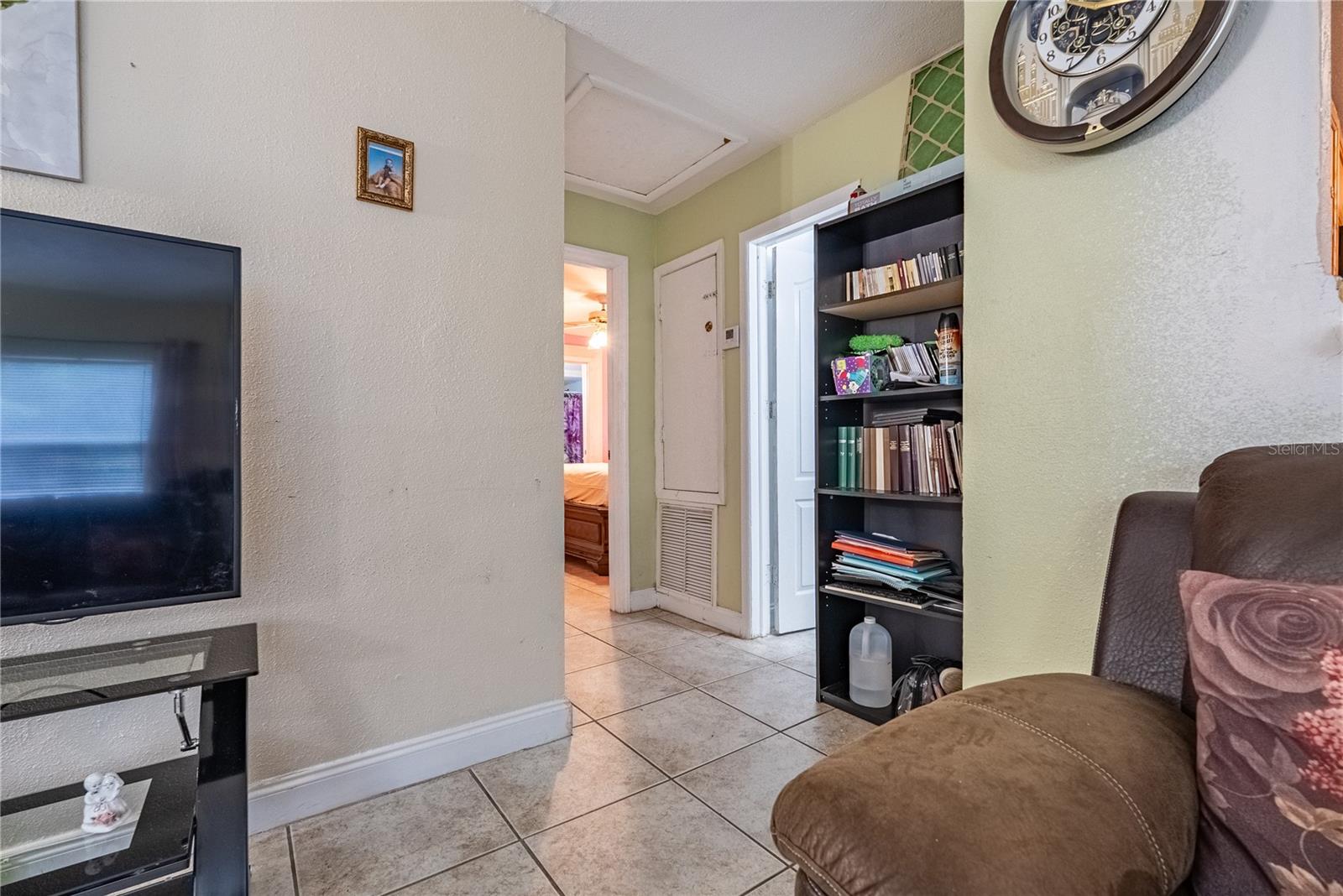 1738 W COMANCHE AVE — photo 17