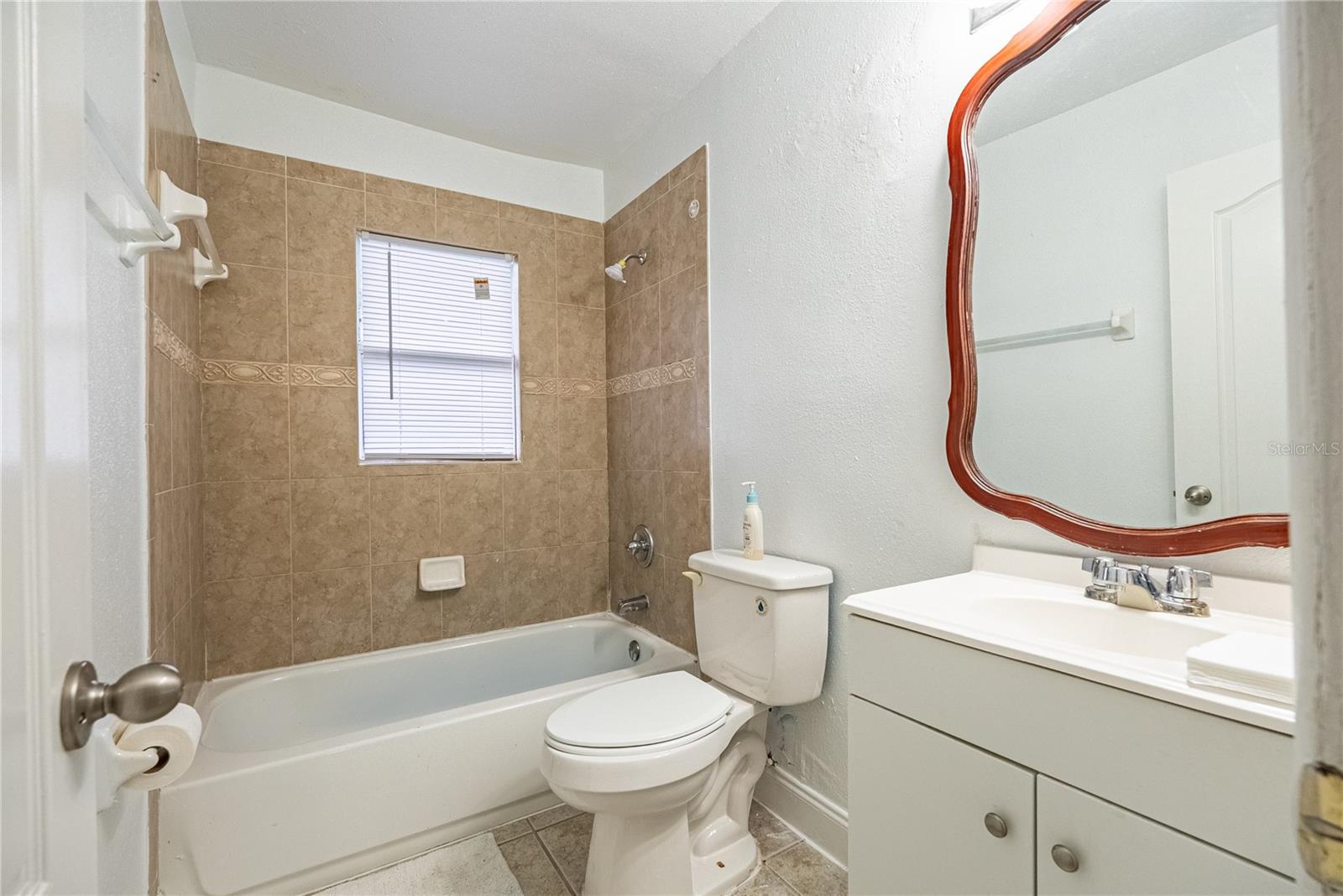1738 W COMANCHE AVE — photo 18