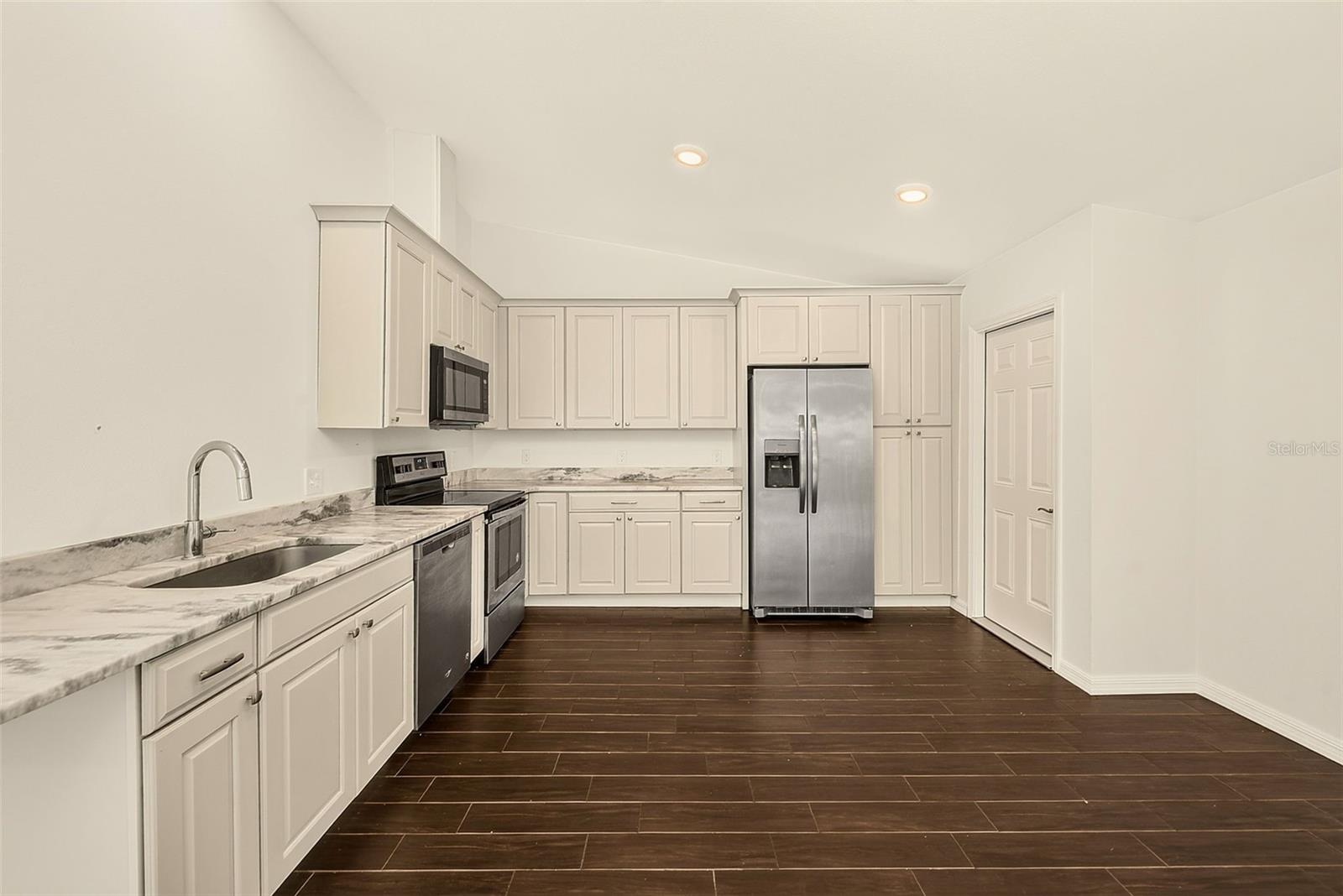 14334 CHANNEL DR — photo 10