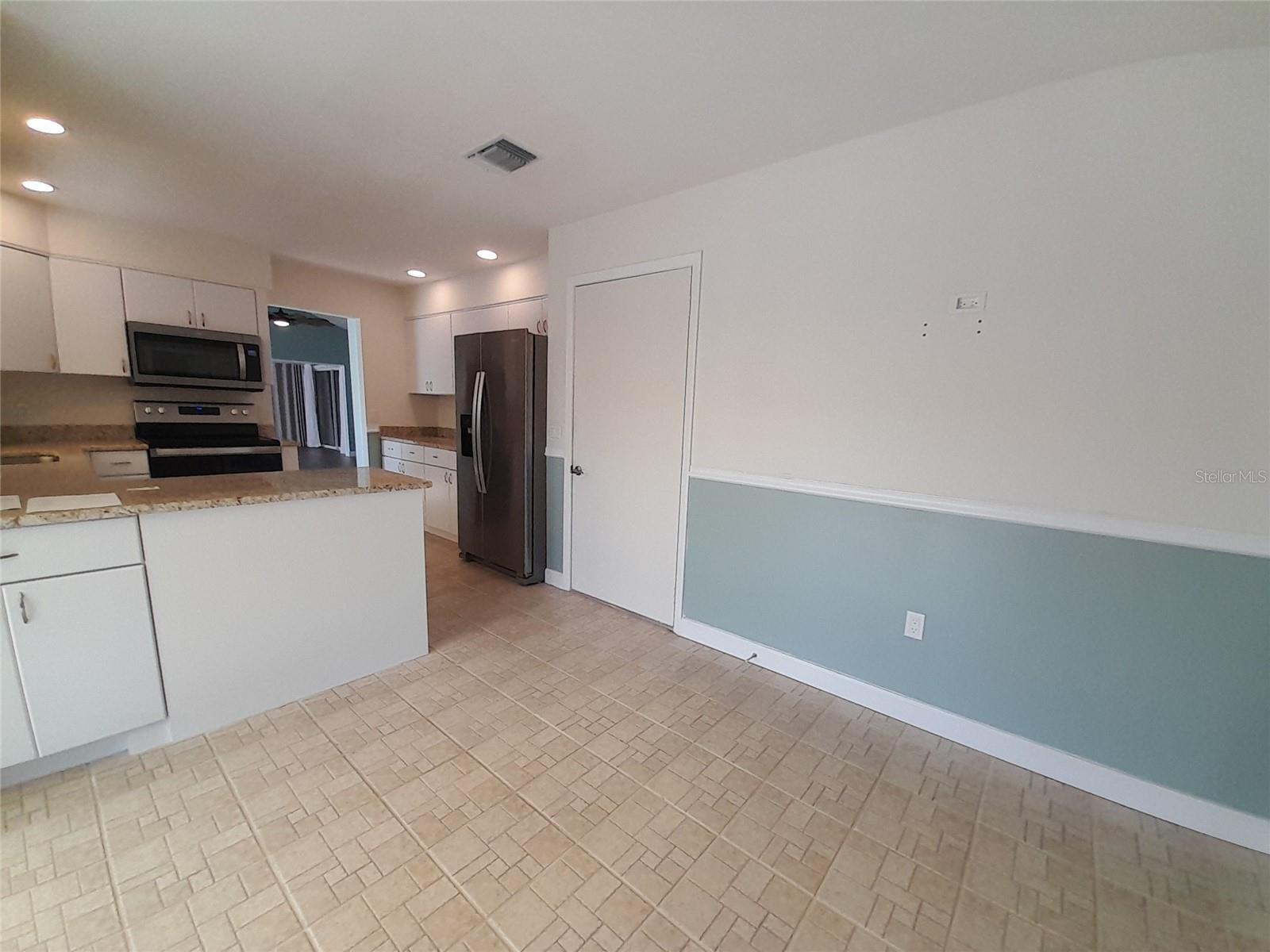 3520 57TH AVENUE CIR W #2 — photo 6